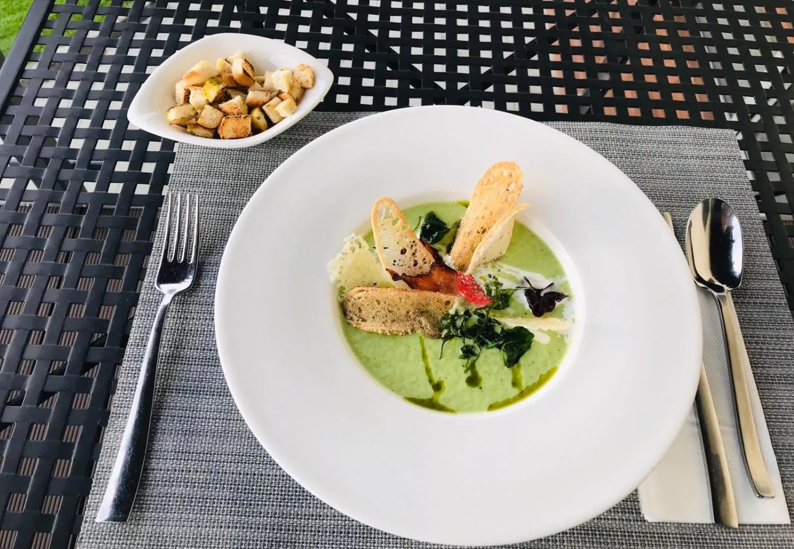 Restaurant/places to eat in Theodora Golf Club