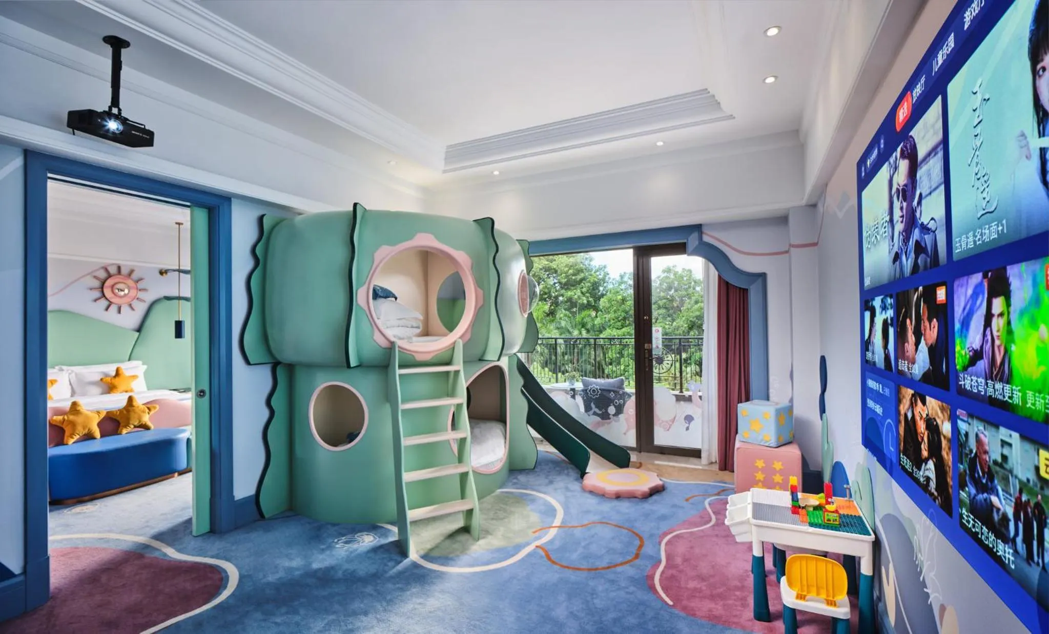 Photo of the whole room, Bed in InterContinental Shenzhen by IHG