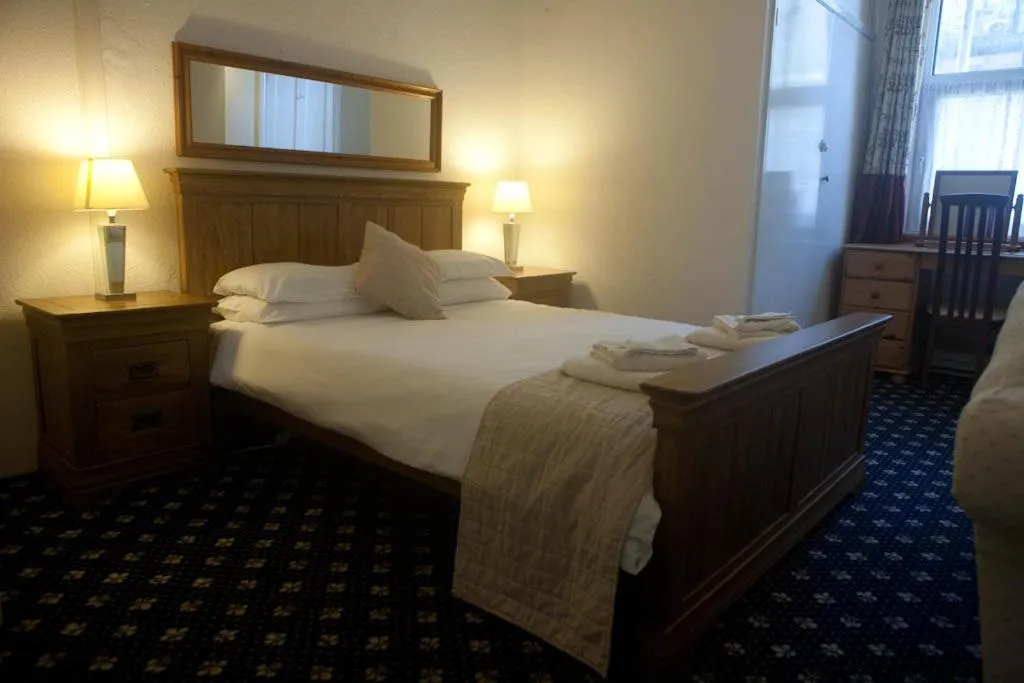 Bed in Cavell House Bed and Breakfast