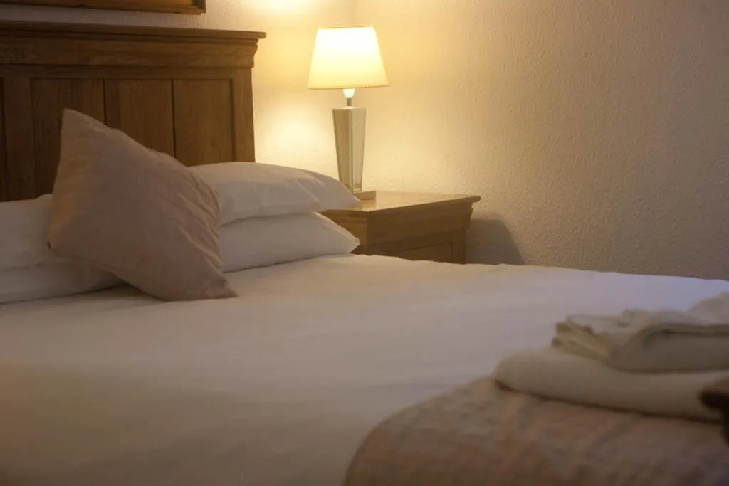 Bed in Cavell House Bed and Breakfast