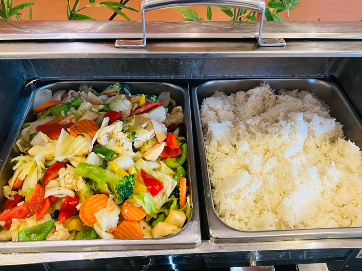 Buffet breakfast in Baramee Resortel