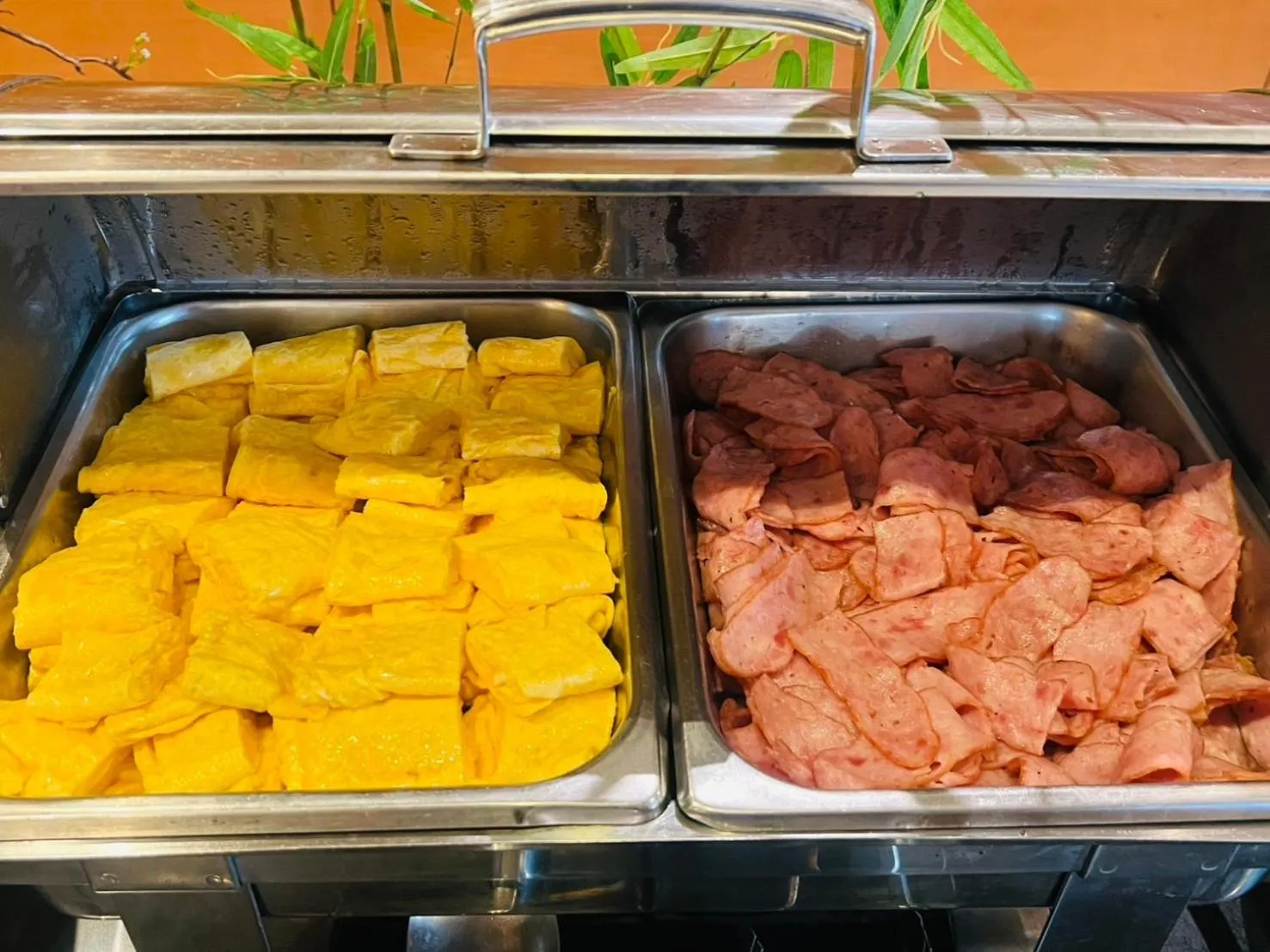 Buffet breakfast in Baramee Resortel