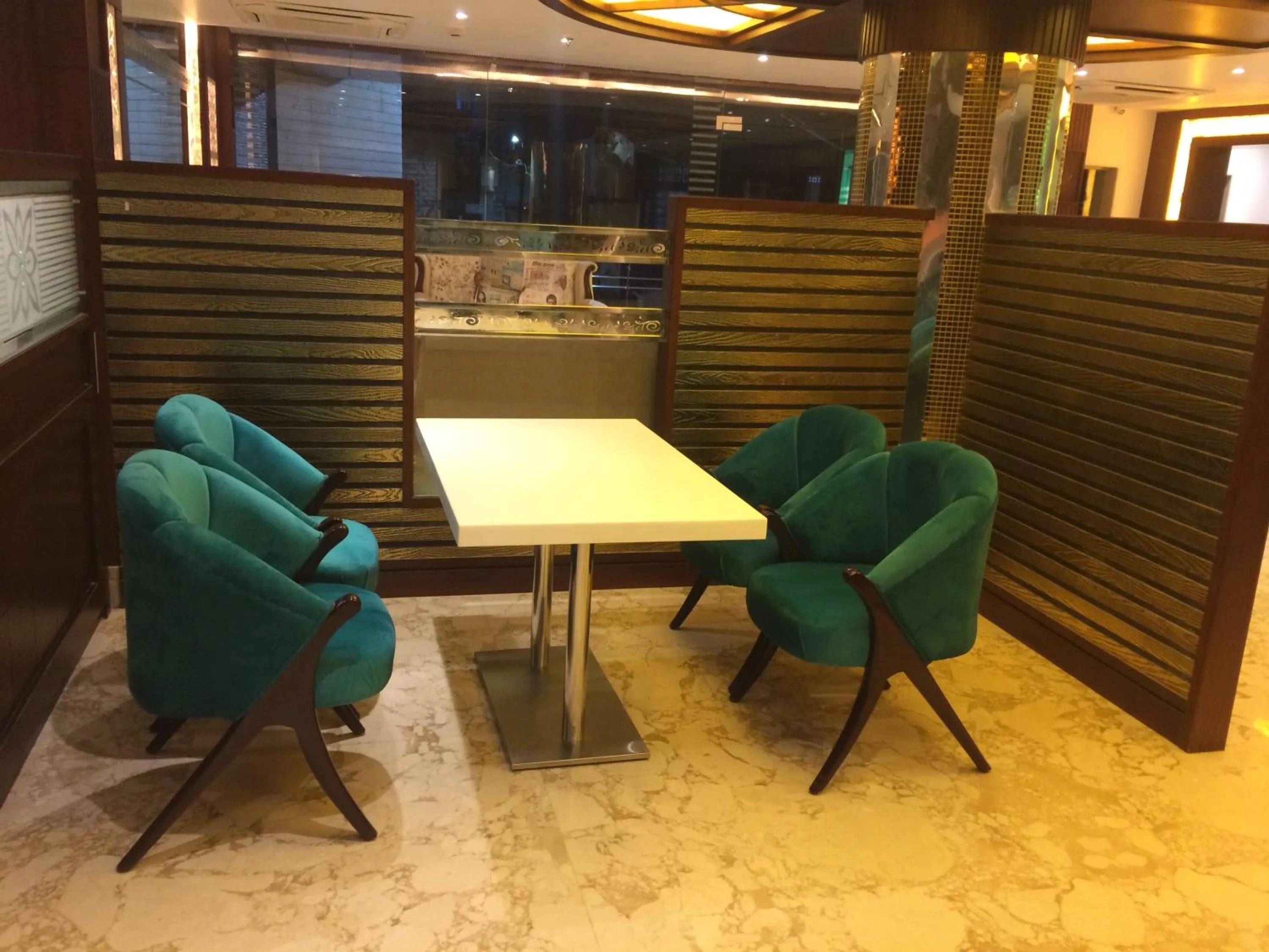 Restaurant/places to eat in Hotel Varanasi Inn