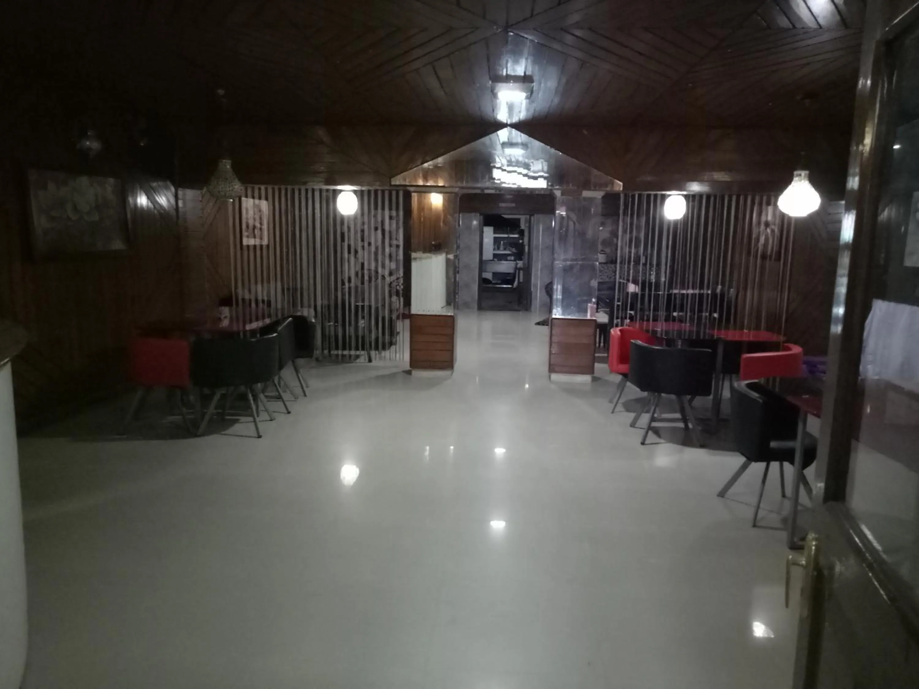 Restaurant/places to eat in Hotel Kameng
