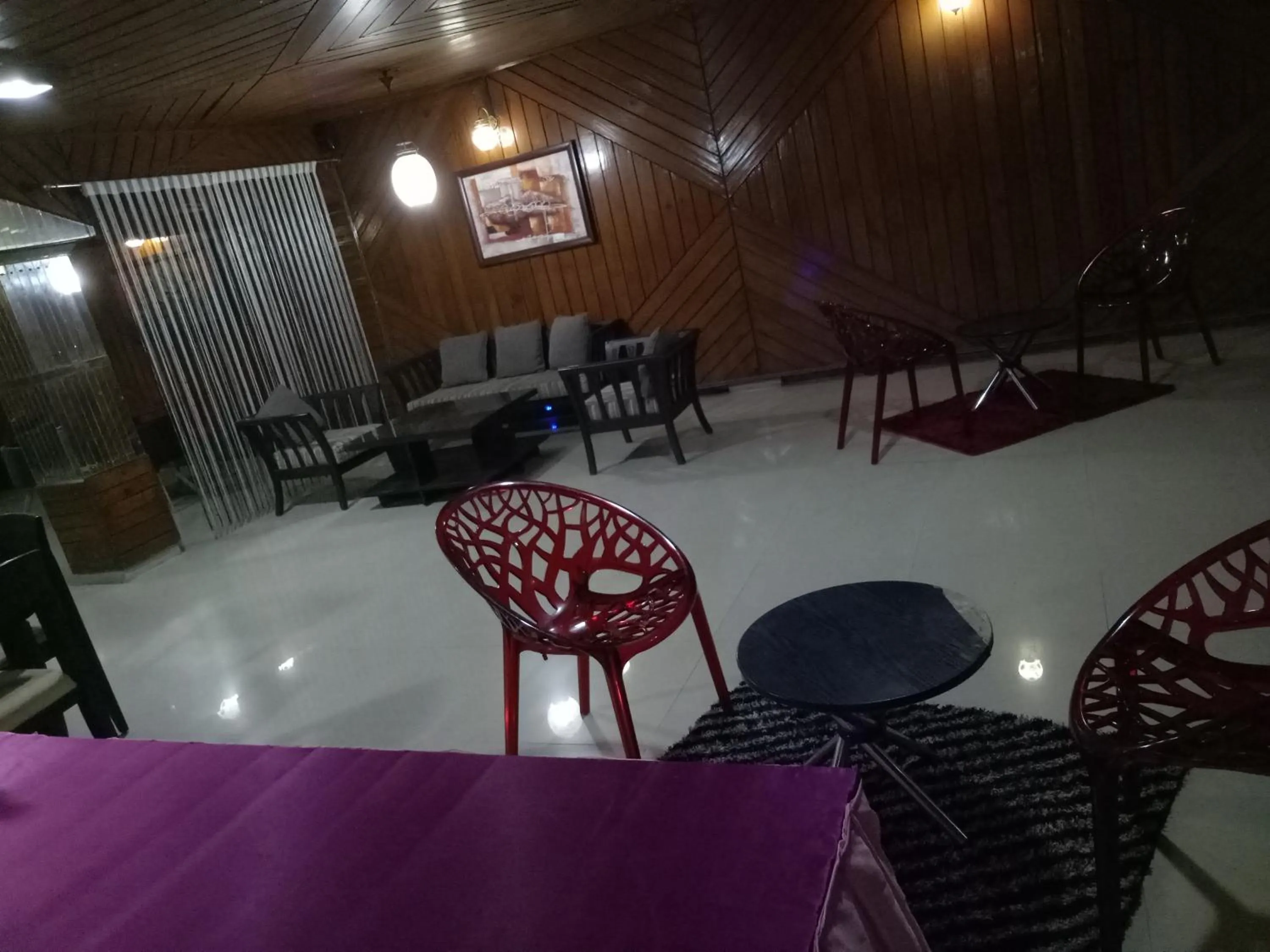 Restaurant/places to eat in Hotel Kameng