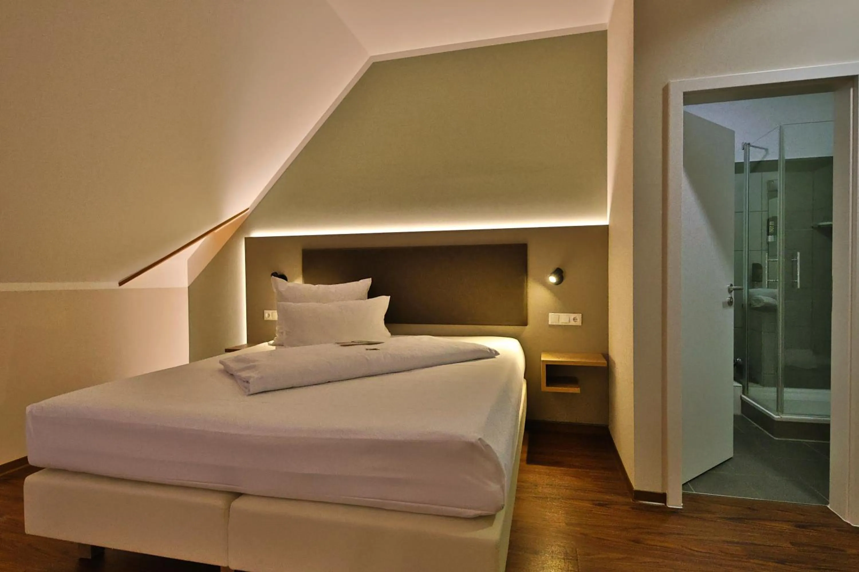 Photo of the whole room, Bed in Weinhotel Wasem