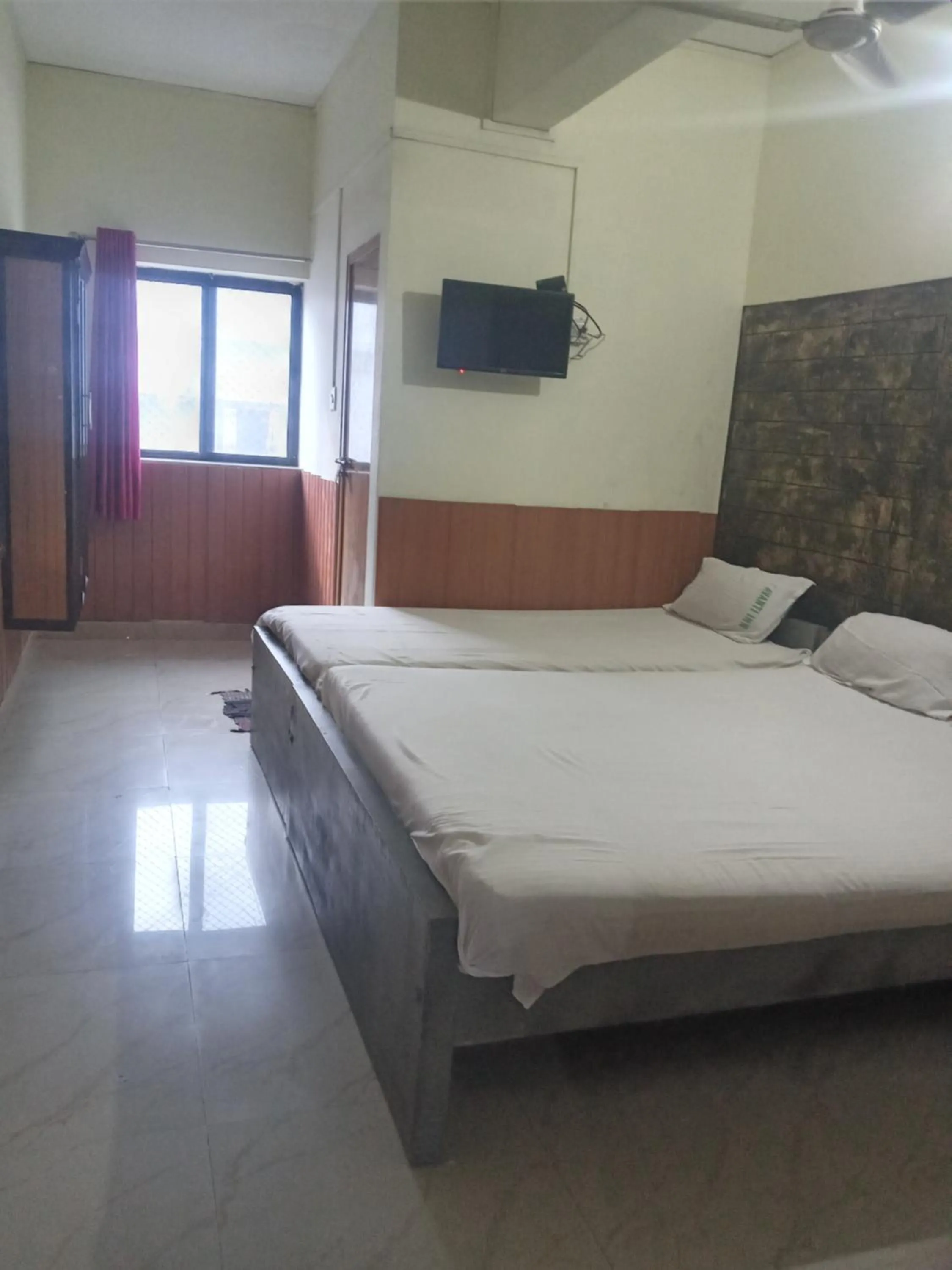 Bed in Avanti Inn