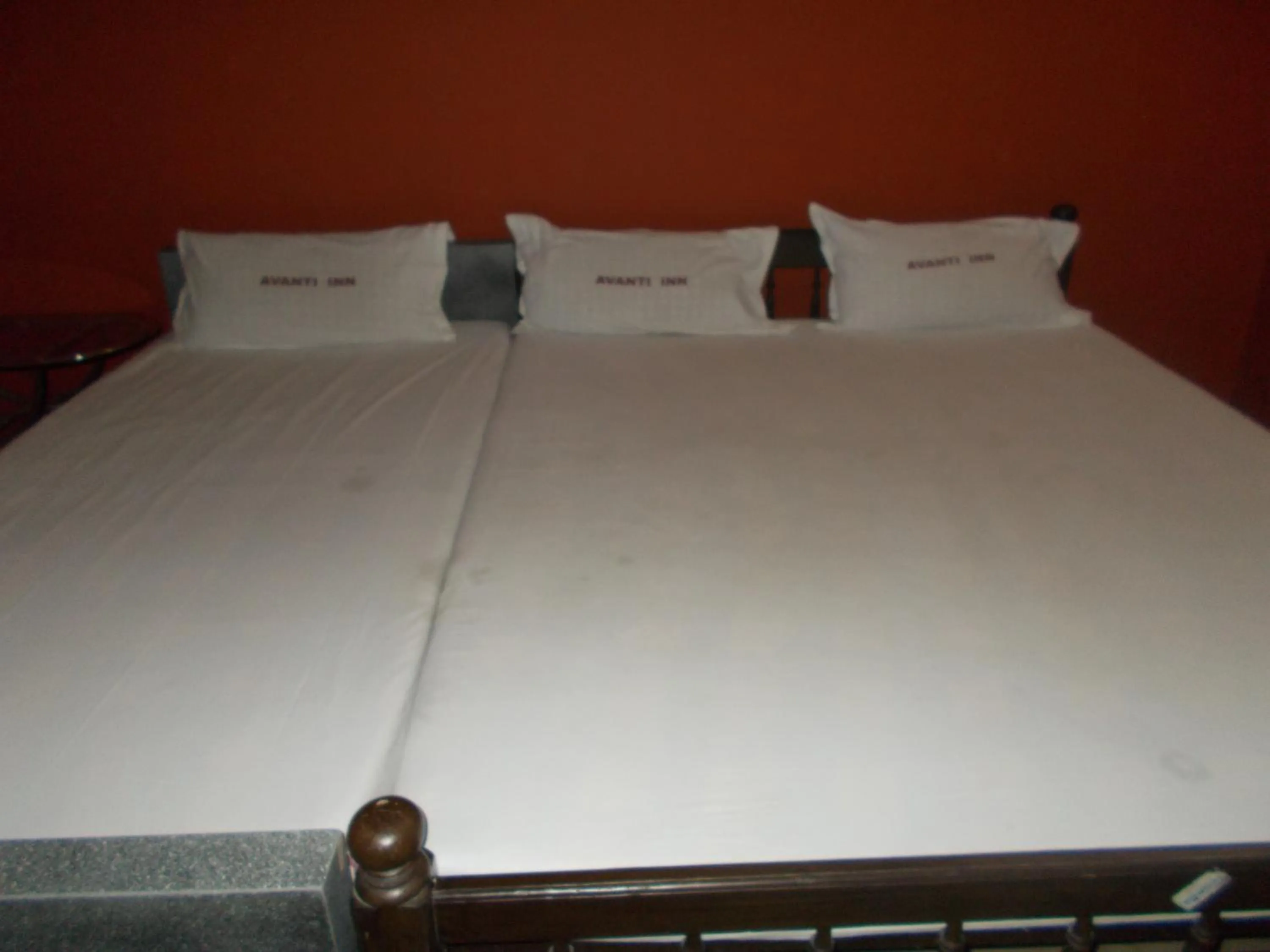 Bed in Avanti Inn