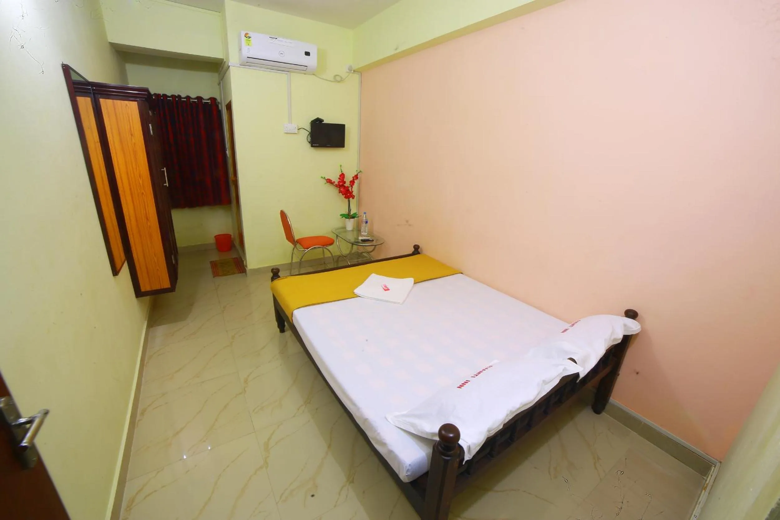 Bed in Avanti Inn