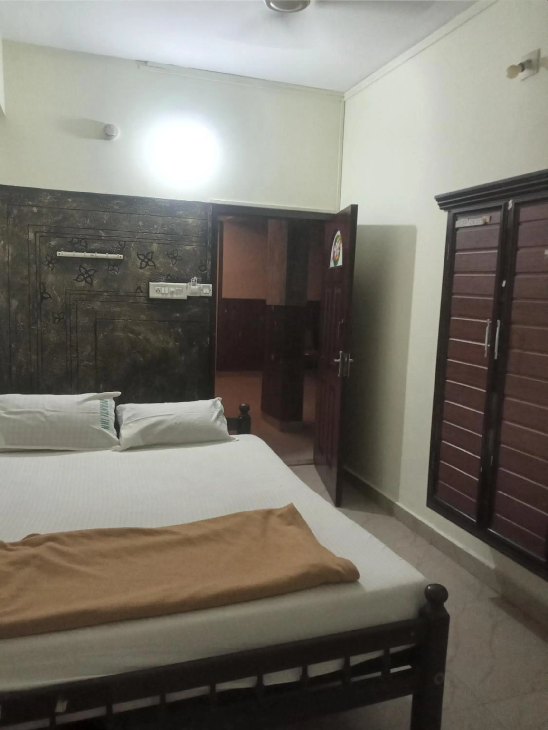 Bed in Avanti Inn