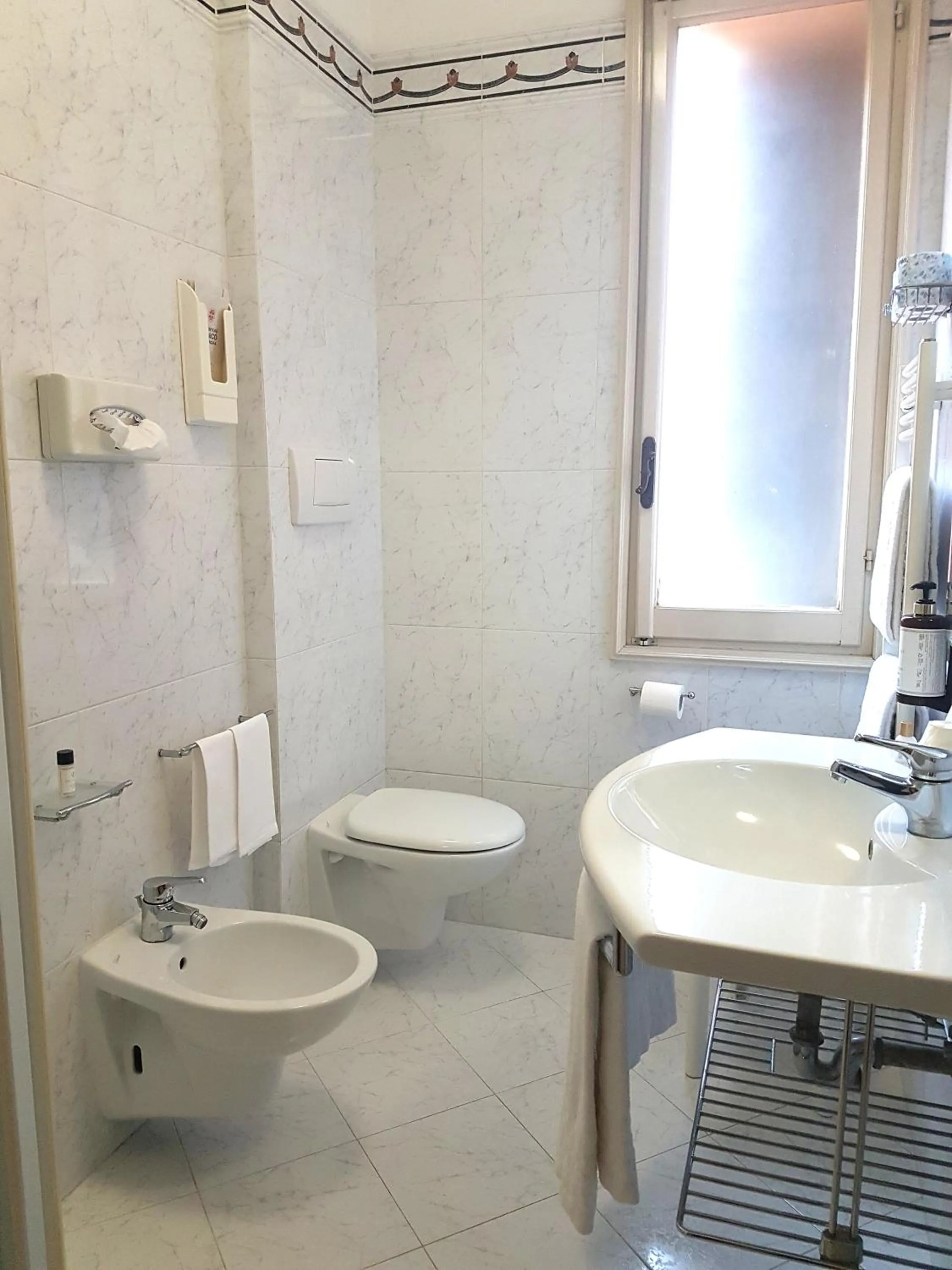 Bathroom in Phi Hotel Canalgrande