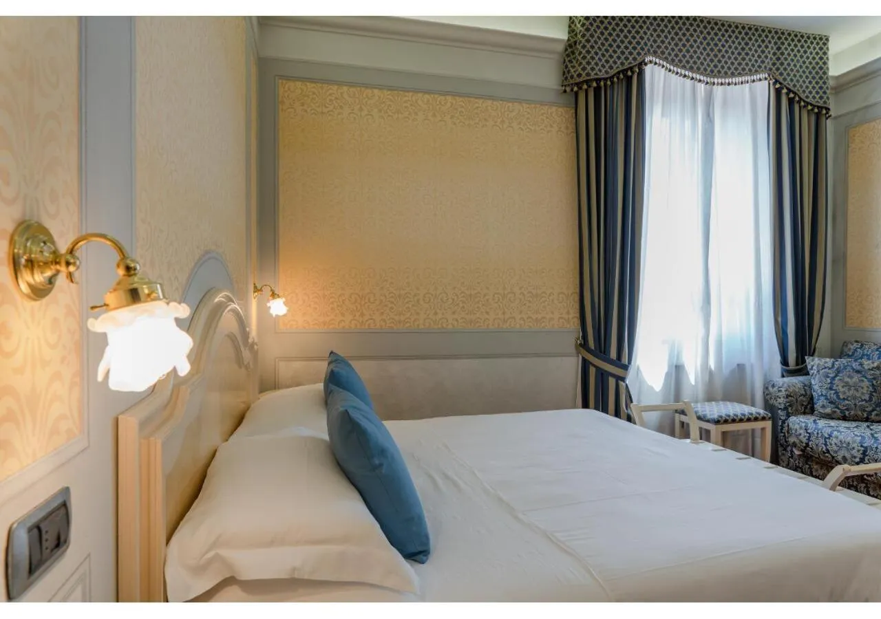 Bed in Phi Hotel Canalgrande