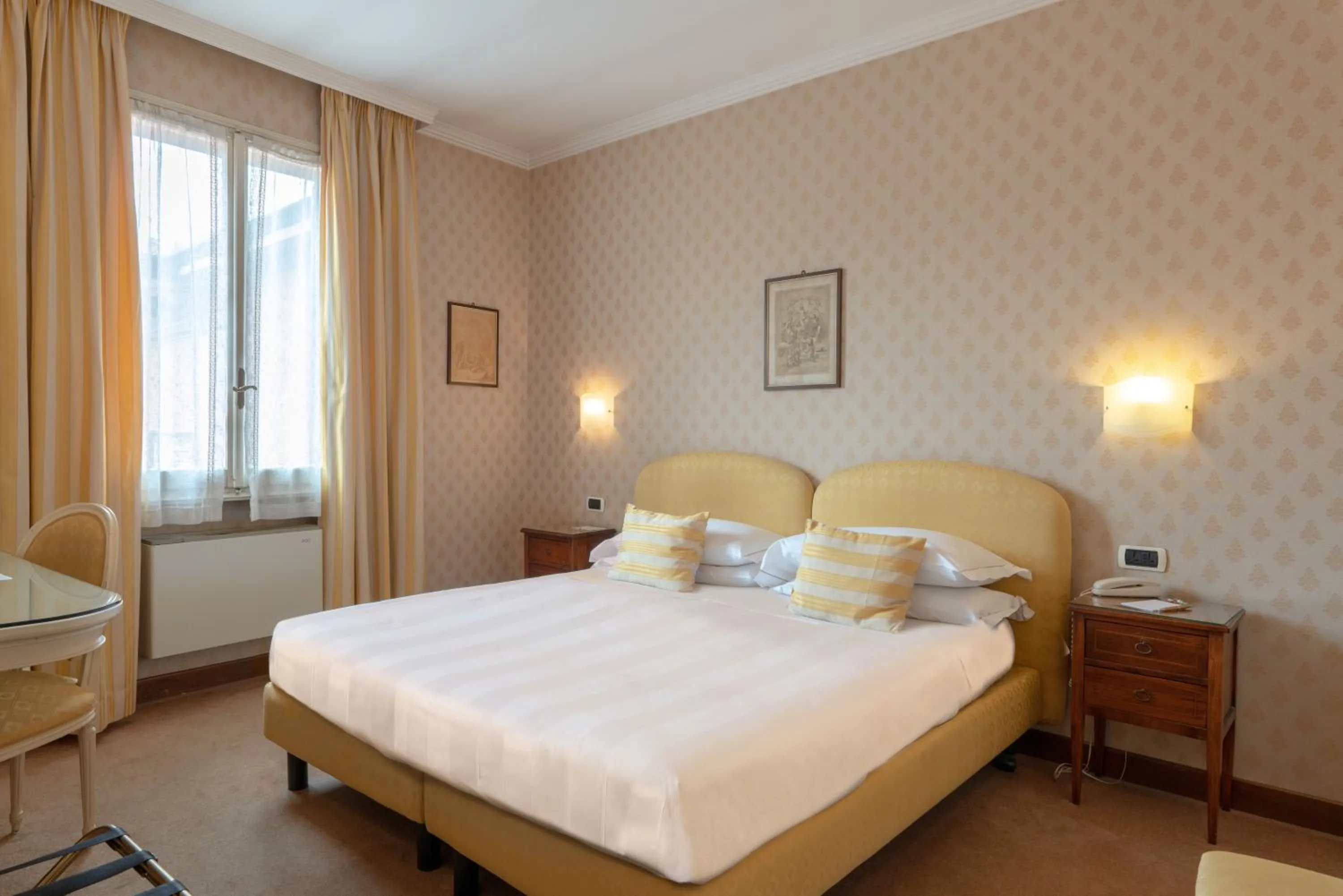 Bed in Phi Hotel Canalgrande