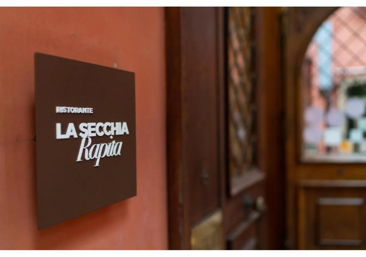 Restaurant/places to eat in Phi Hotel Canalgrande