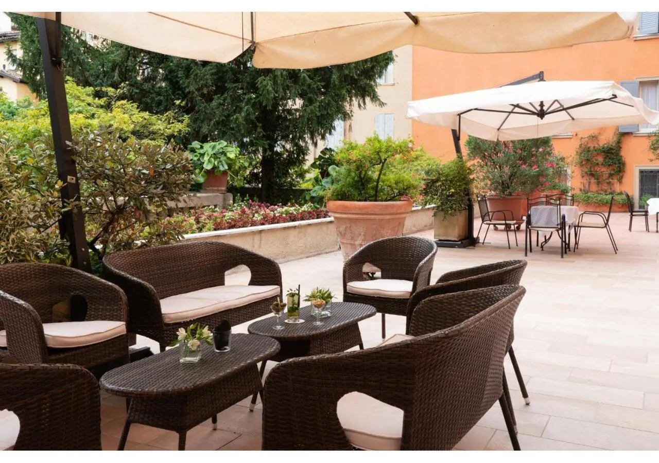 Patio in Phi Hotel Canalgrande