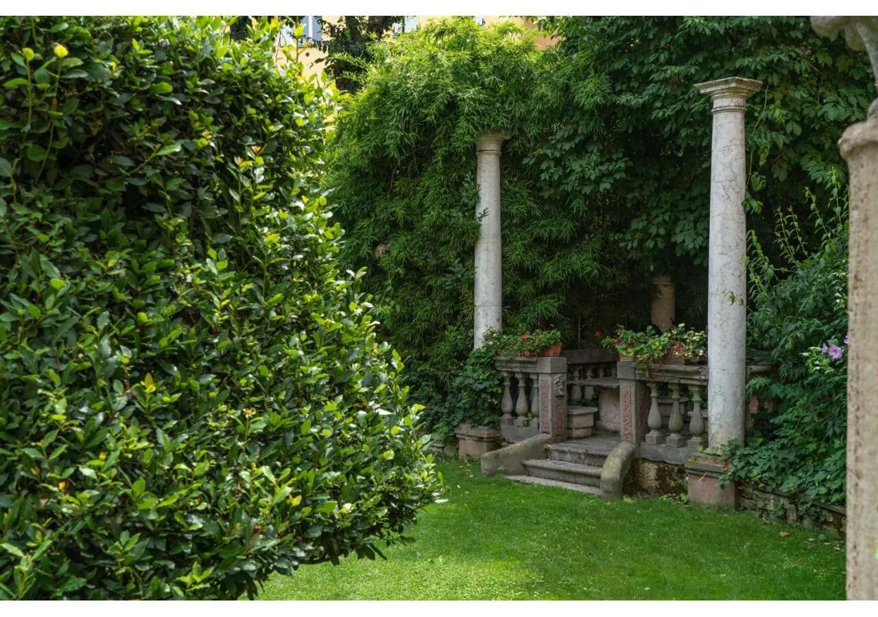 Patio in Phi Hotel Canalgrande