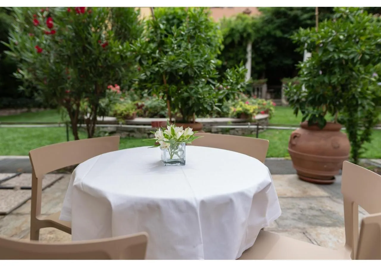 Patio in Phi Hotel Canalgrande