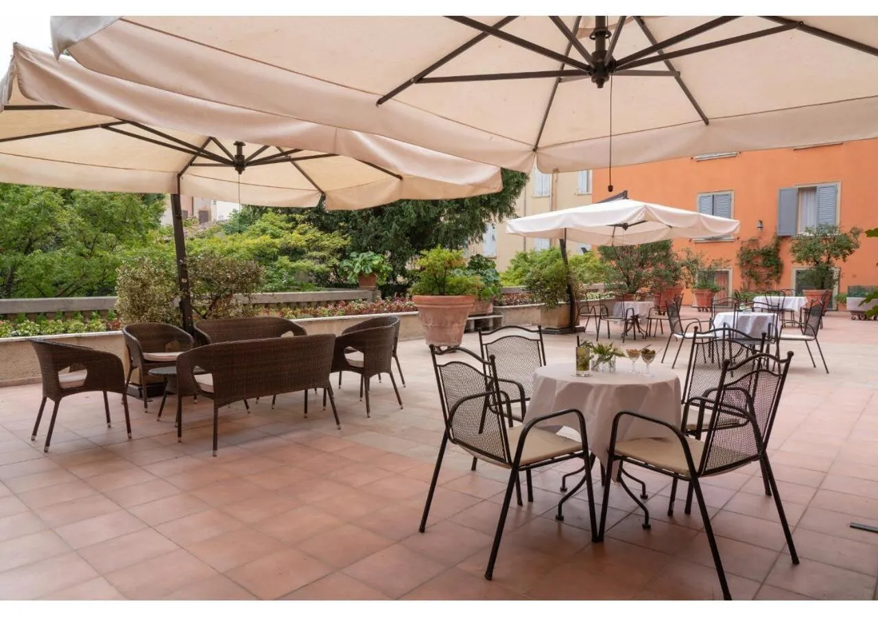 Patio in Phi Hotel Canalgrande