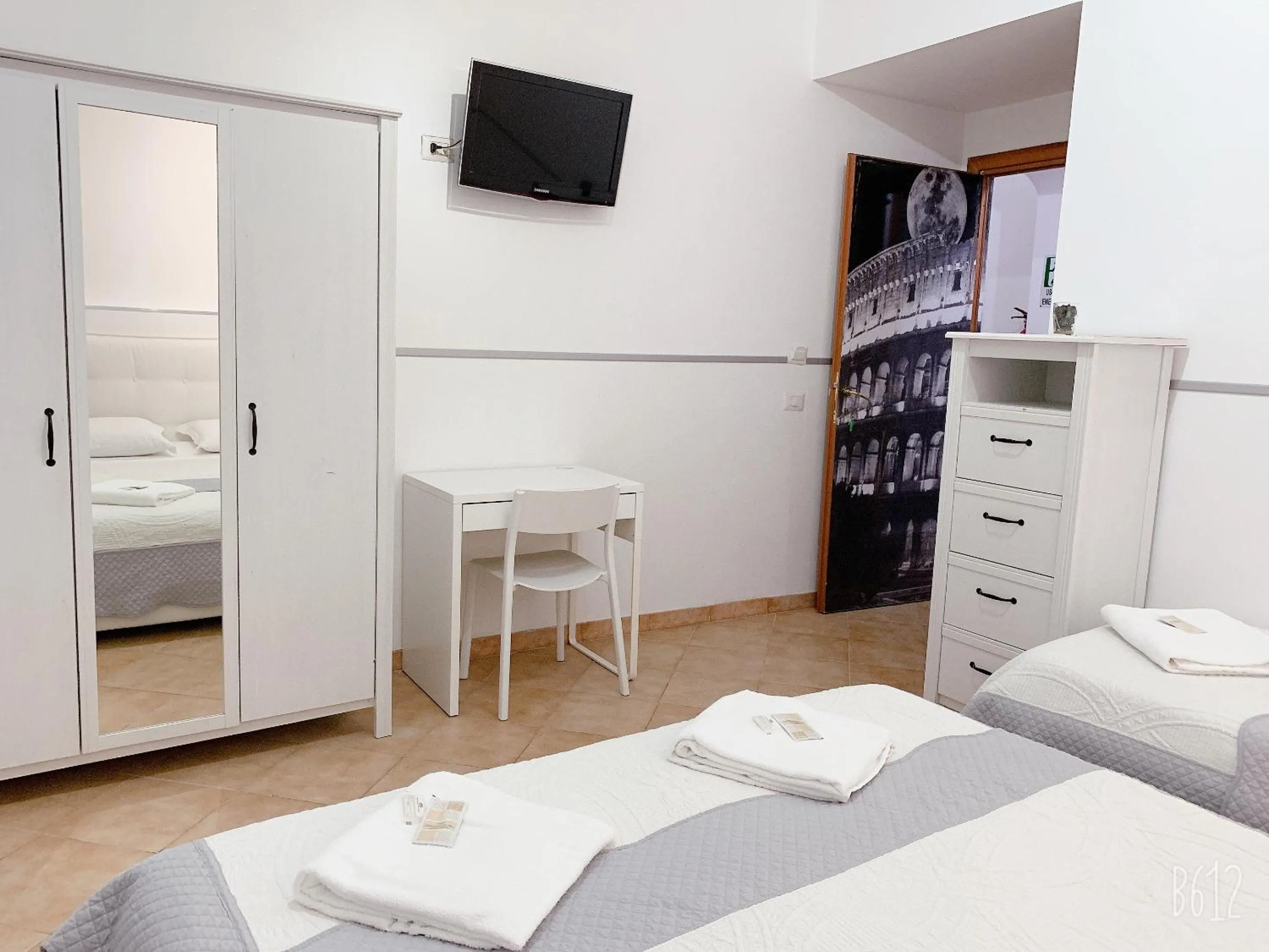 Bedroom, Bed in Golden Ratio