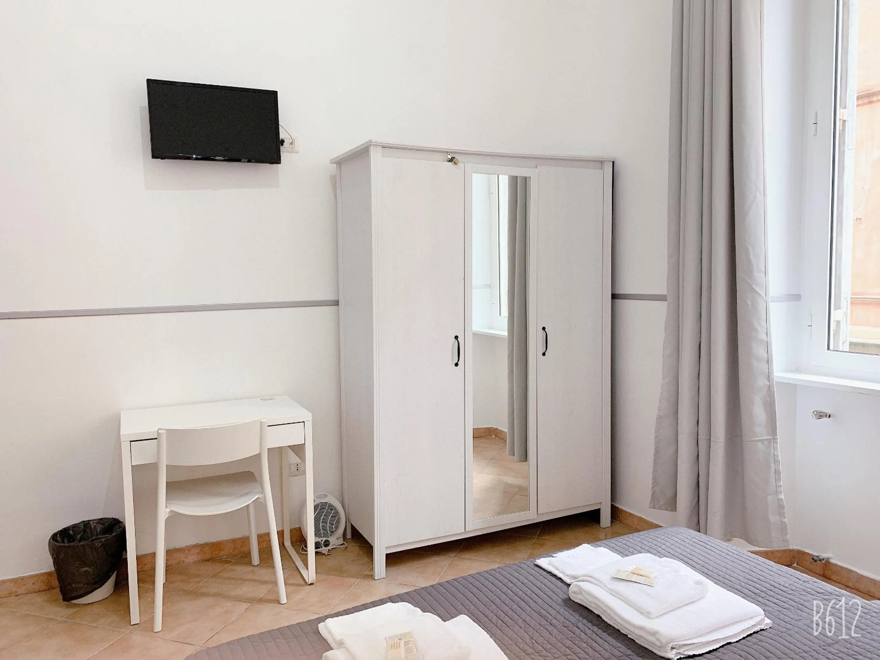 Bedroom, Bed in Golden Ratio