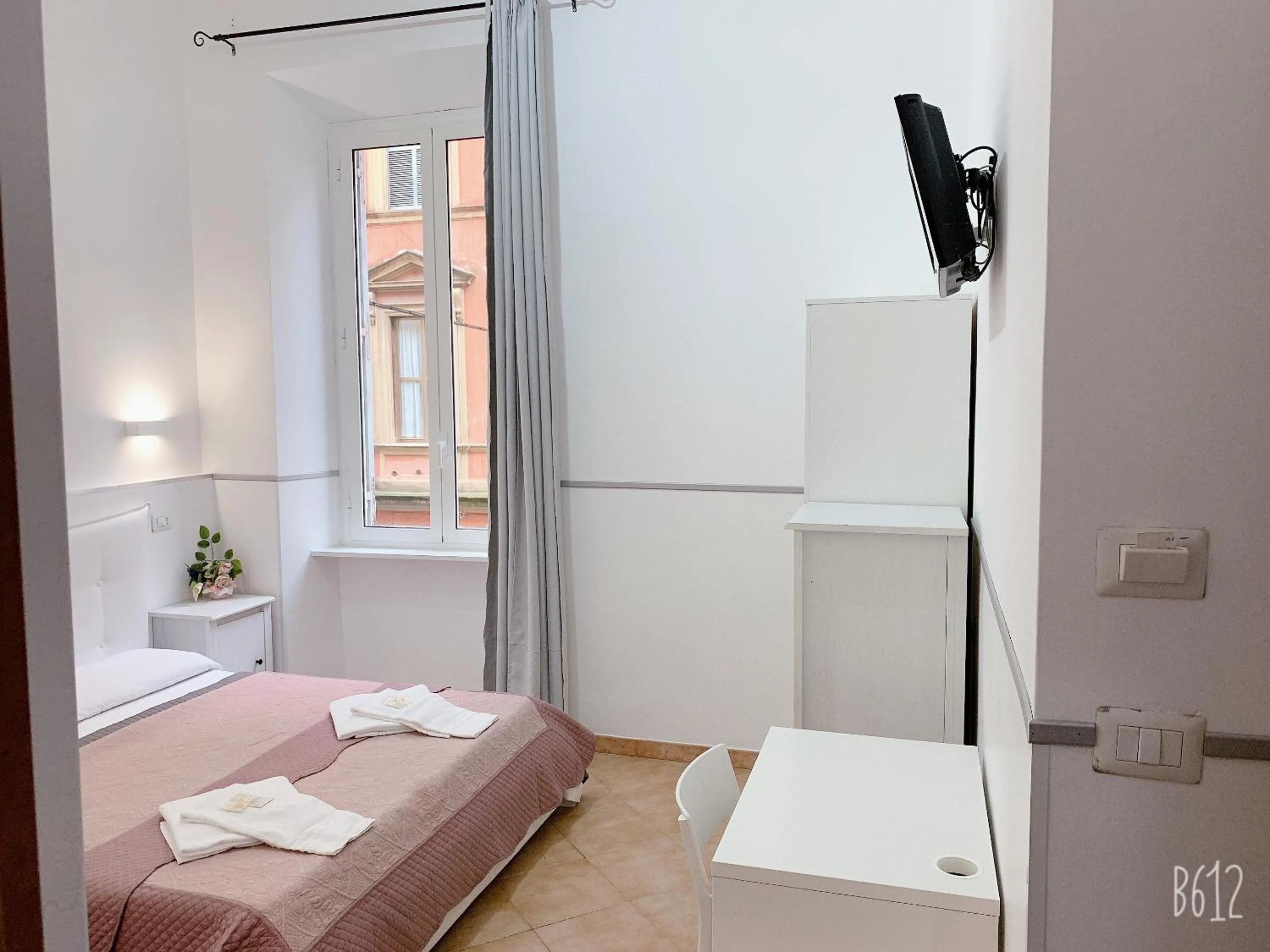 Bedroom, Bed in Golden Ratio