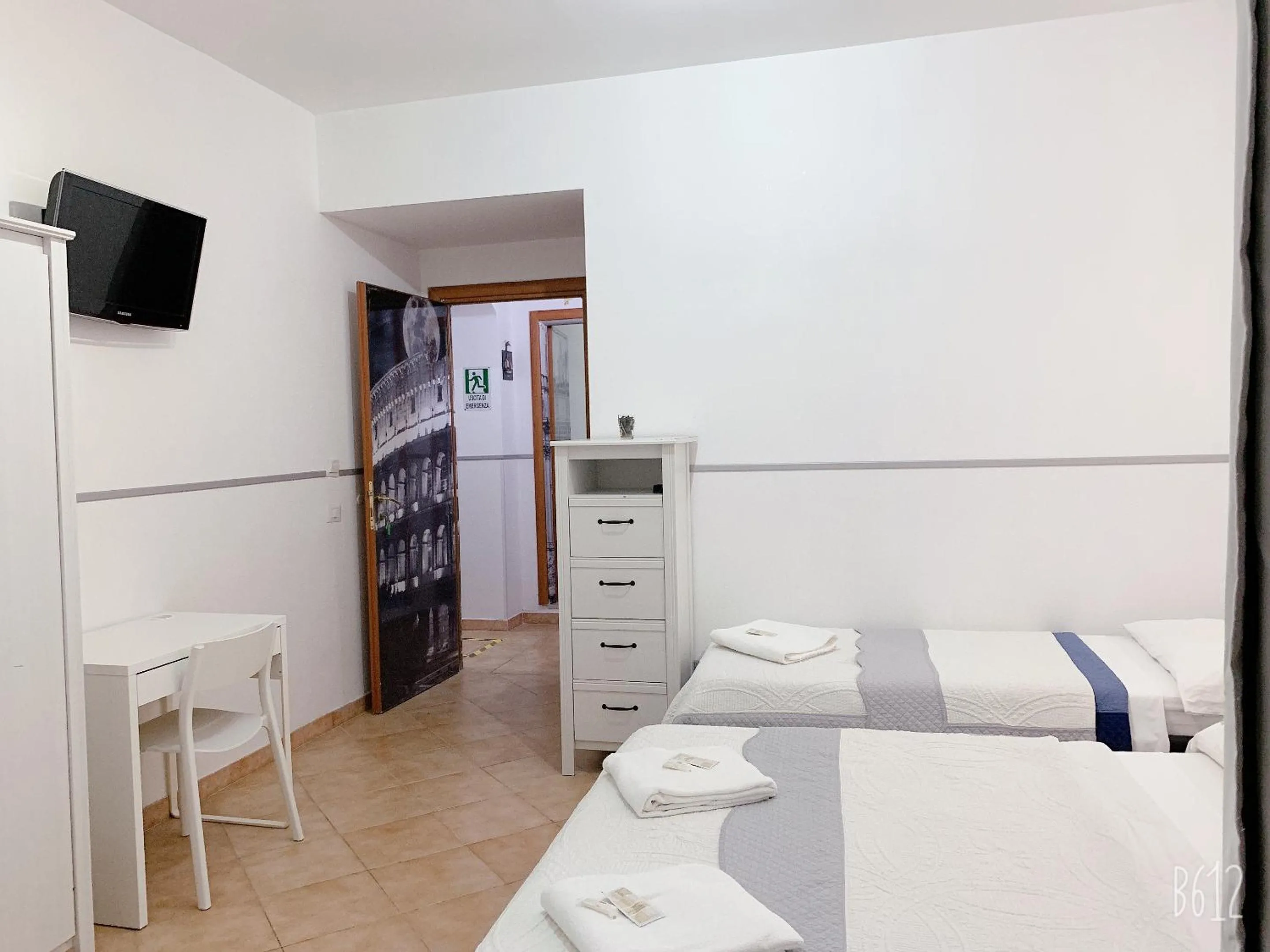 Bedroom, Bed in Golden Ratio