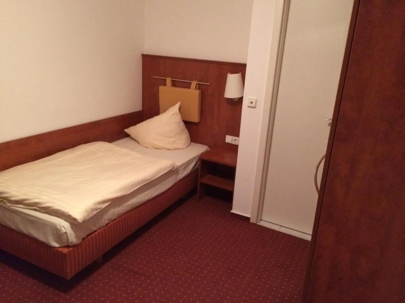 Bedroom, Bed in Hotel -Restaurant Taormina