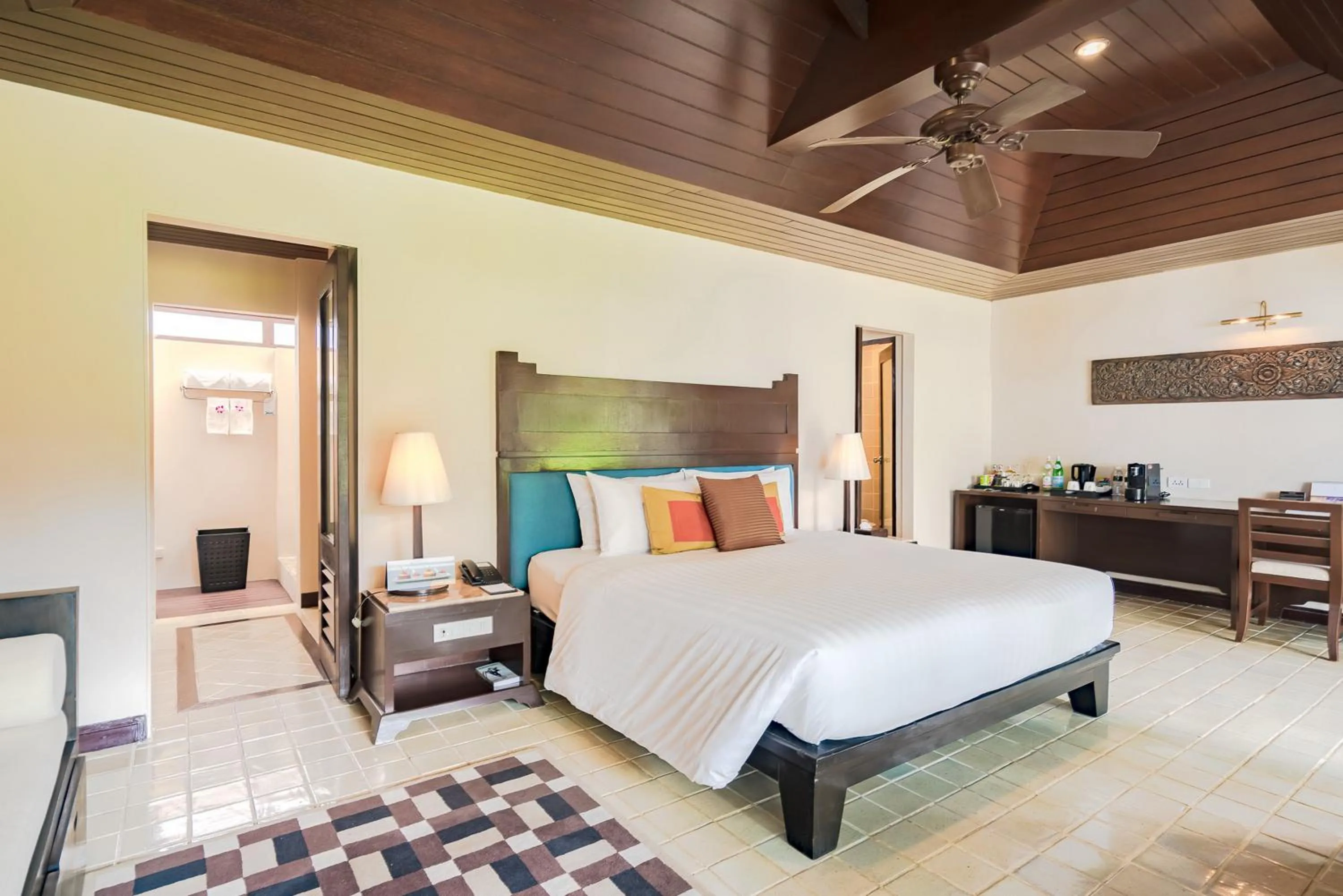 Bedroom, Bed in Impiana Beachfront Resort Chaweng Noi, Koh Samui