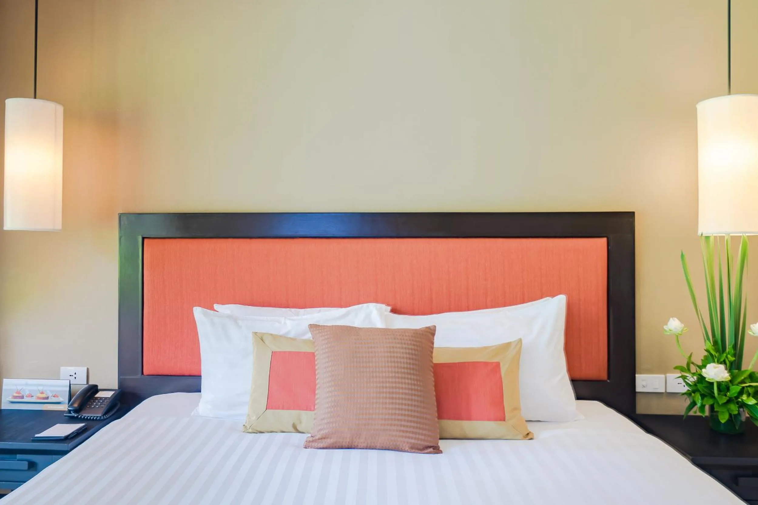 Bed in Impiana Beachfront Resort Chaweng Noi, Koh Samui