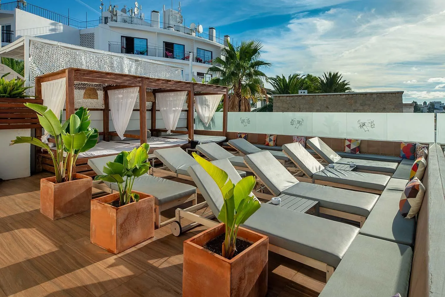 Swimming pool in Hotel Cenit & Apts Sol y Viento