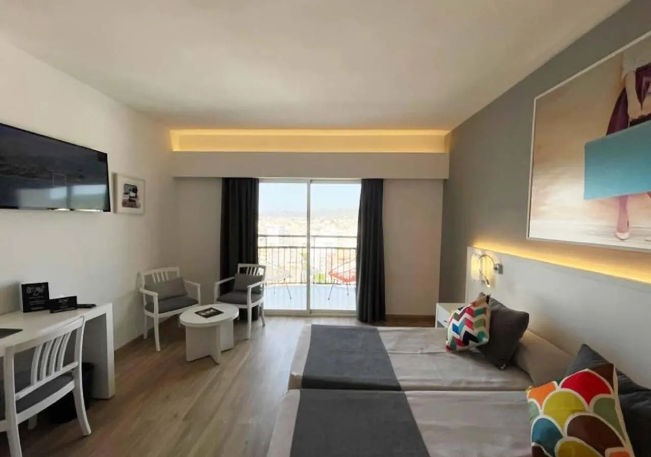 Bed in Hotel Cenit & Apts Sol y Viento