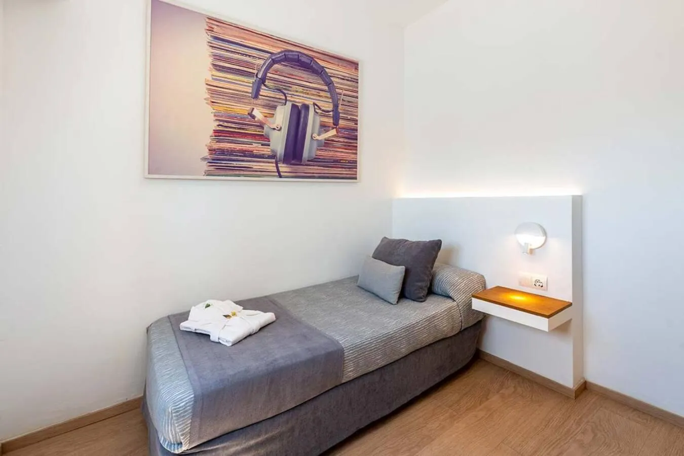 Bed in Hotel Cenit & Apts Sol y Viento