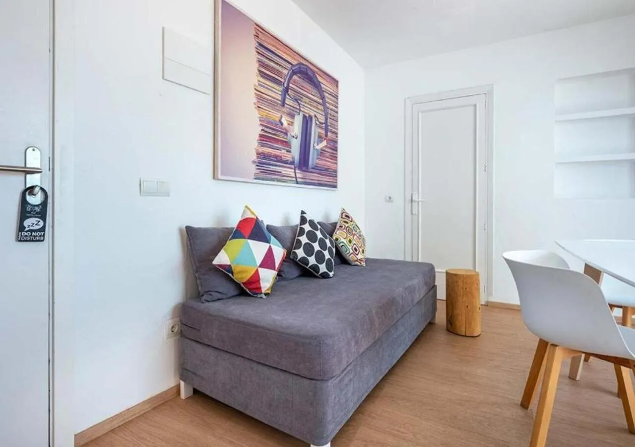 Living room, Bed in Hotel Cenit & Apts Sol y Viento