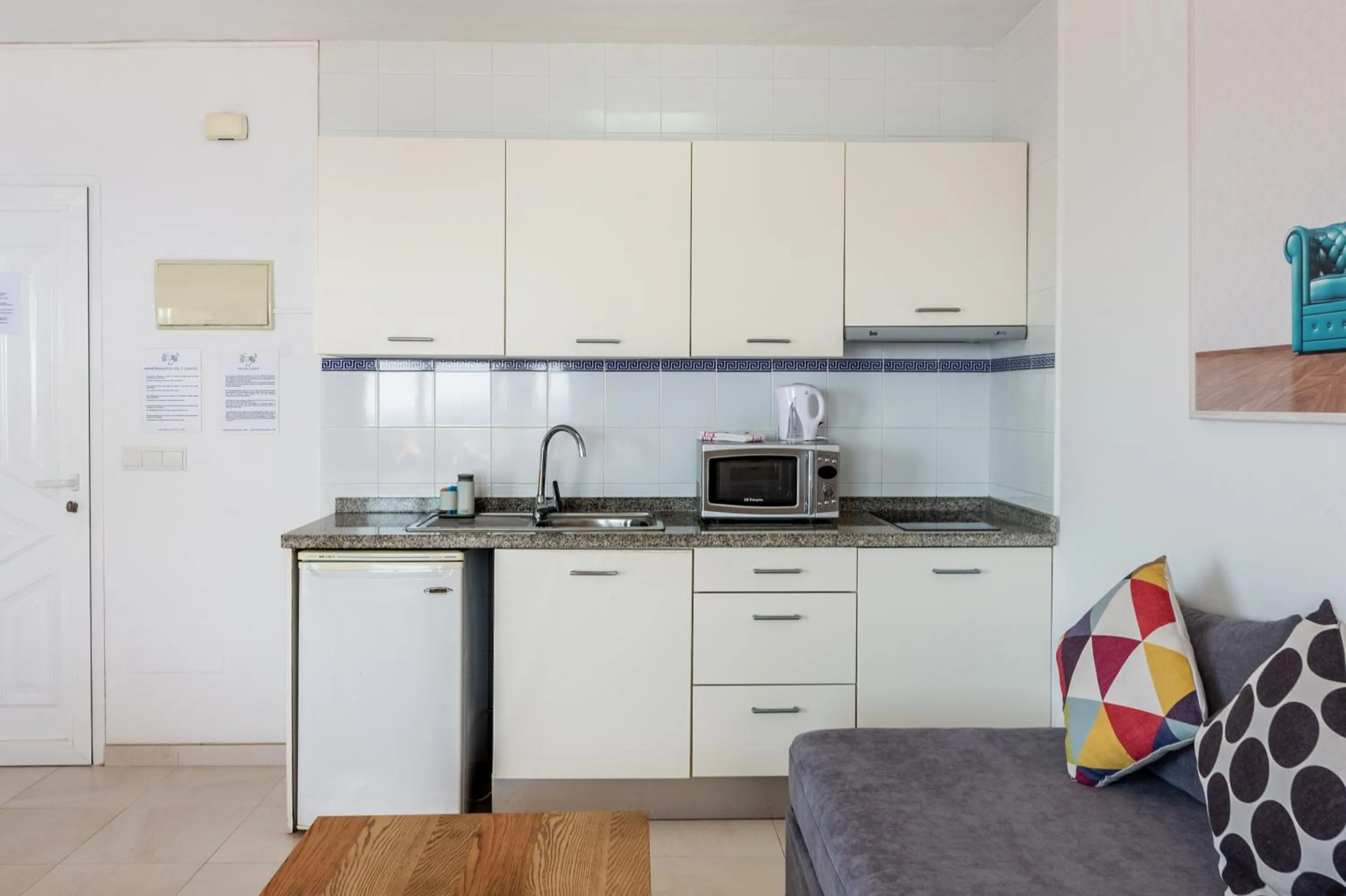 Kitchen or kitchenette in Hotel Cenit & Apts Sol y Viento