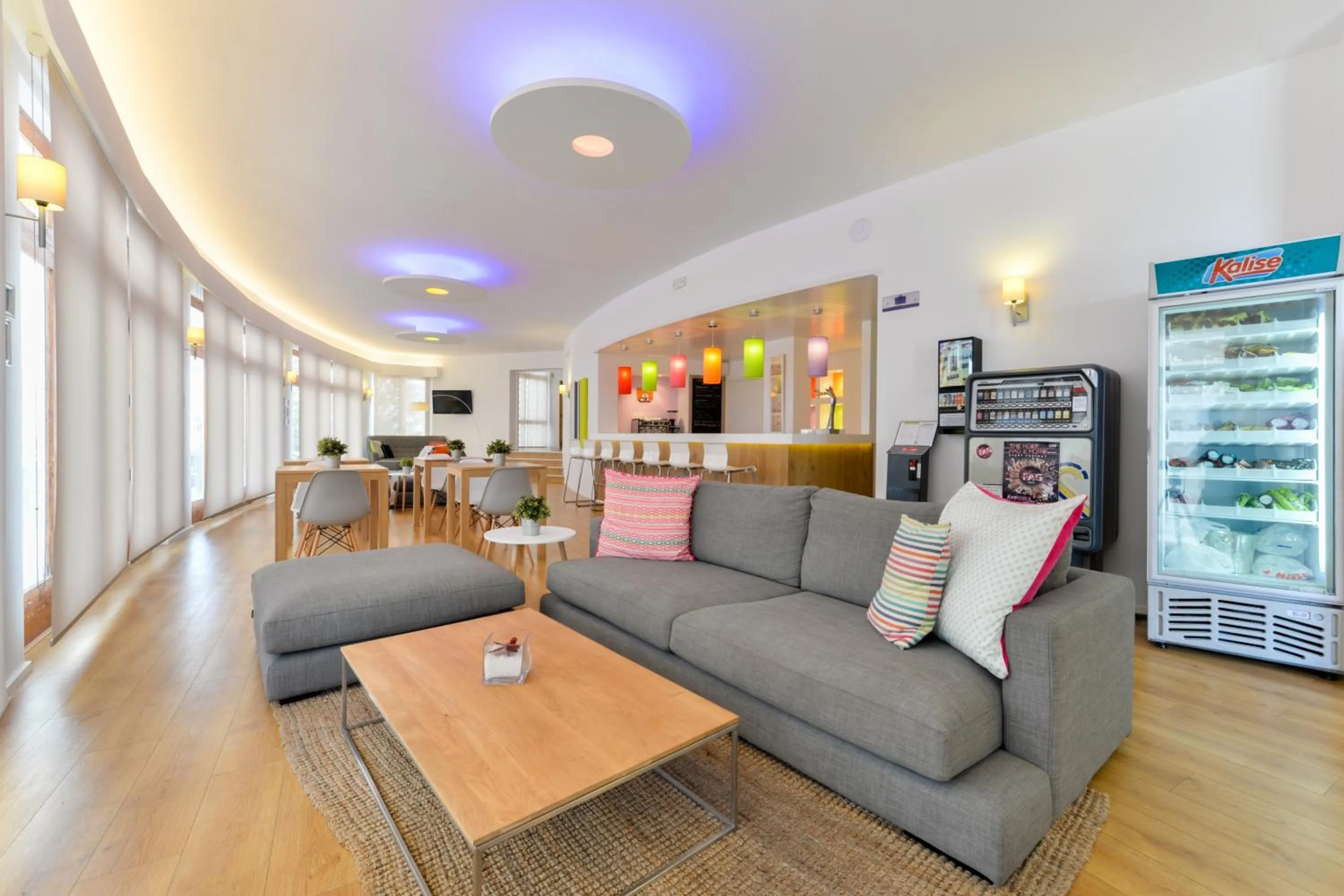 Lounge or bar in Hotel Cenit & Apts Sol y Viento