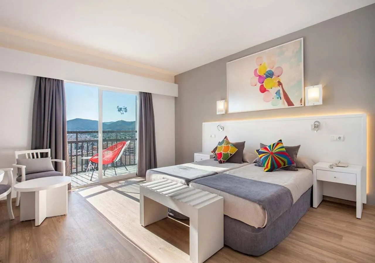 Bed in Hotel Cenit & Apts Sol y Viento