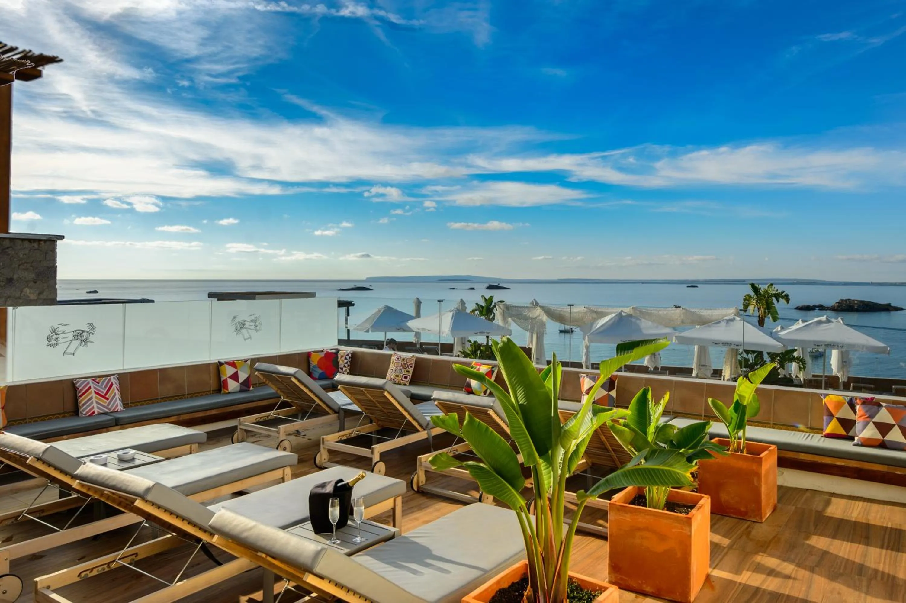 Day in Hotel Cenit & Apts Sol y Viento