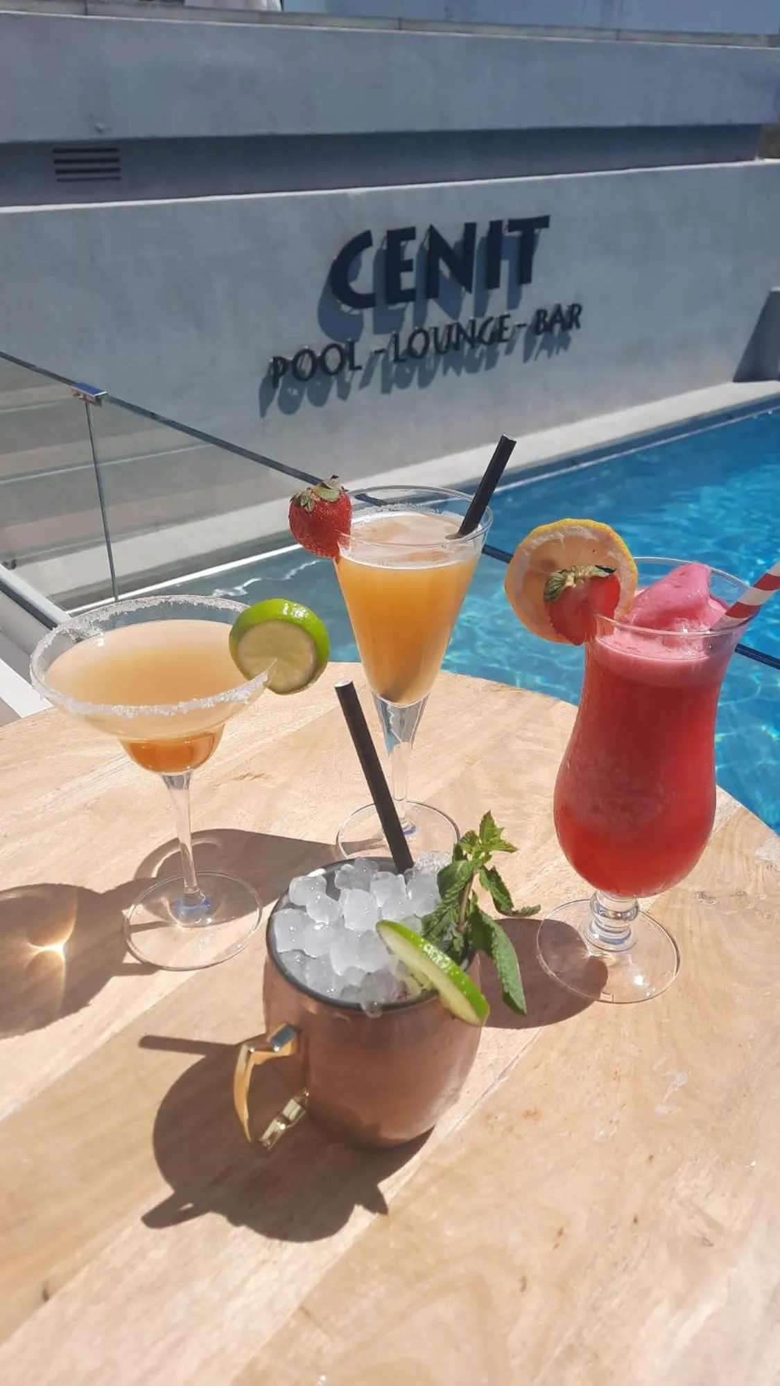 Restaurant/places to eat in Hotel Cenit & Apts Sol y Viento