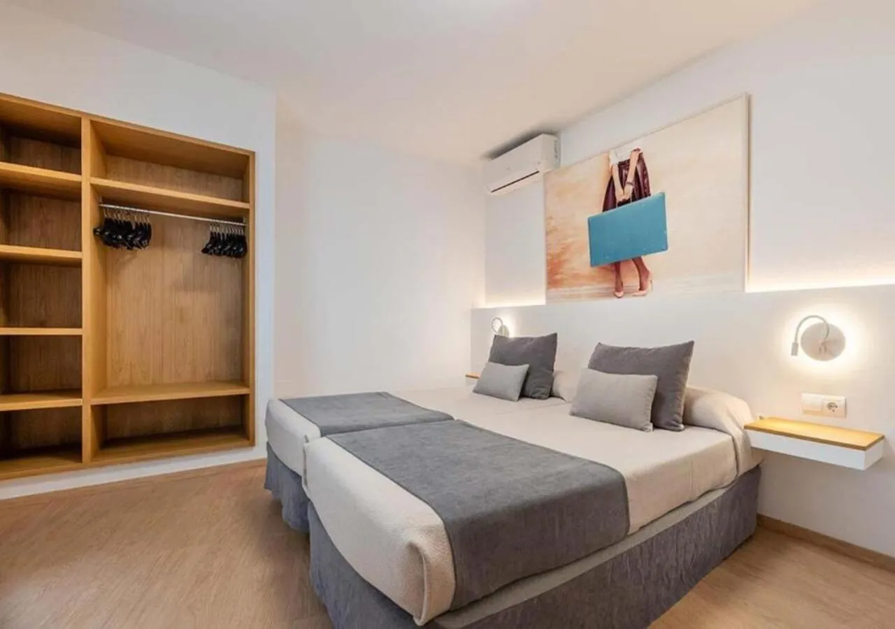 Bed in Hotel Cenit & Apts Sol y Viento