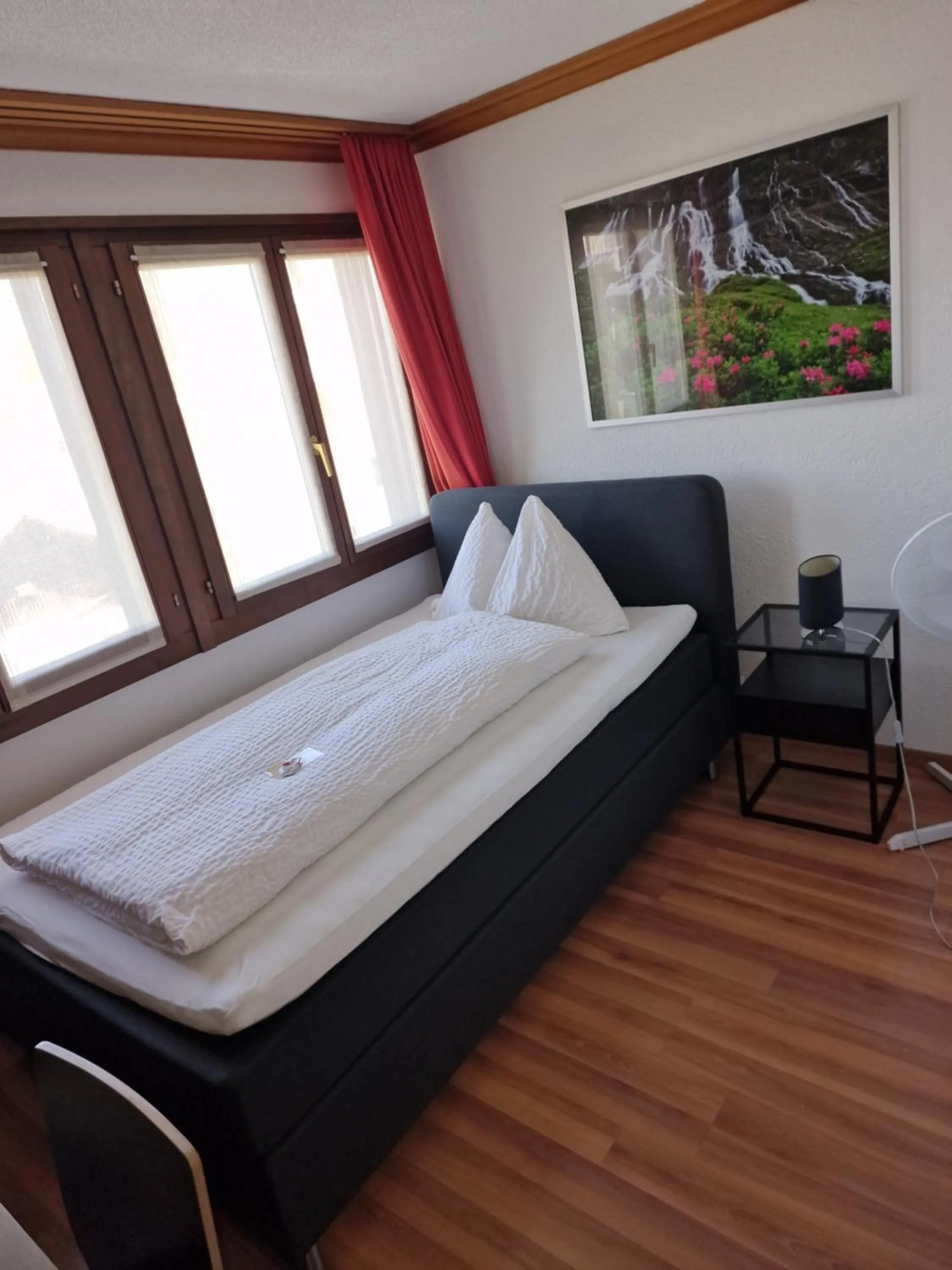 Bedroom, Bed in Hotel Alpha Thun