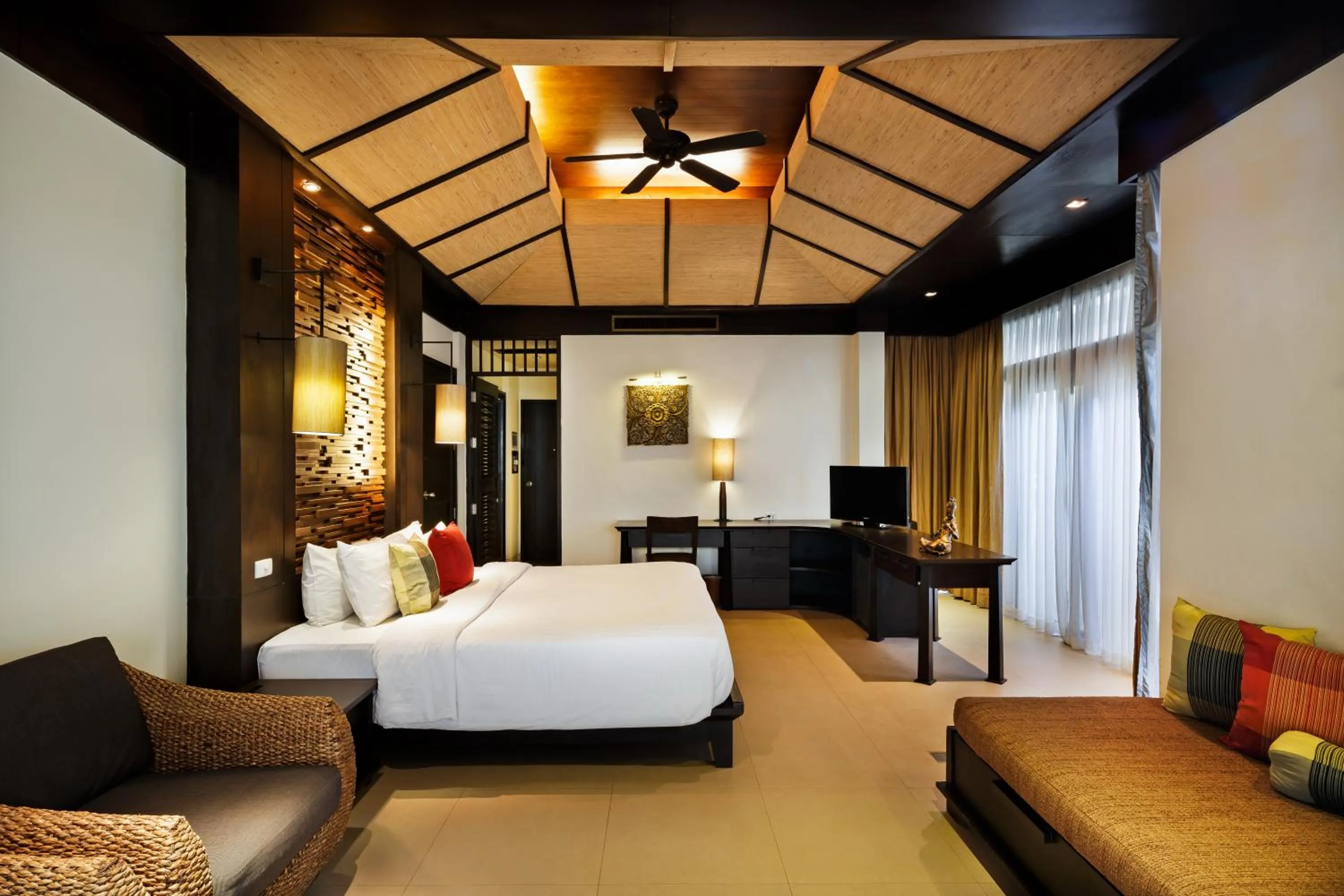 Bedroom, Bed in Impiana Beachfront Resort Patong, Phuket