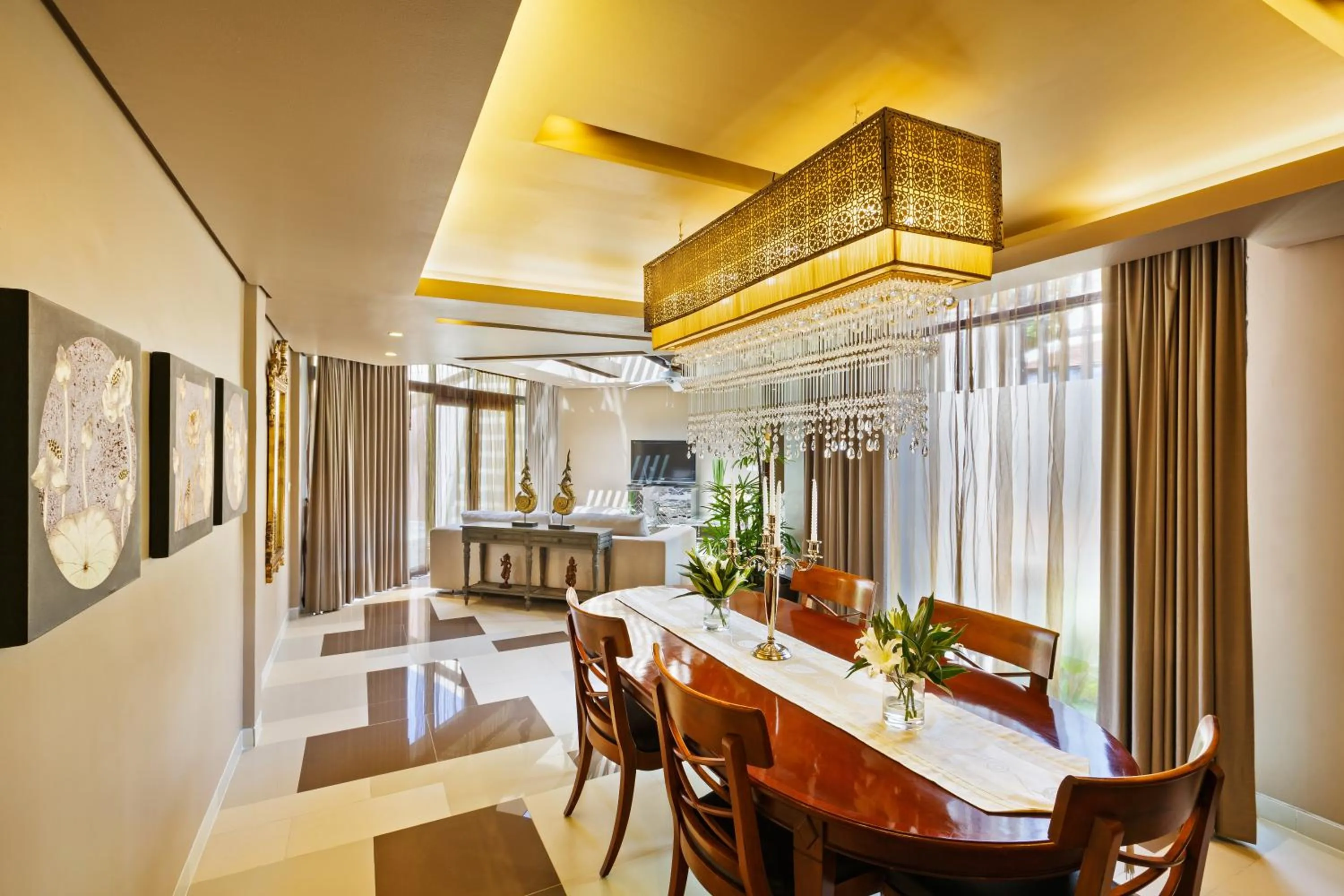 Dining area in Impiana Beachfront Resort Patong, Phuket