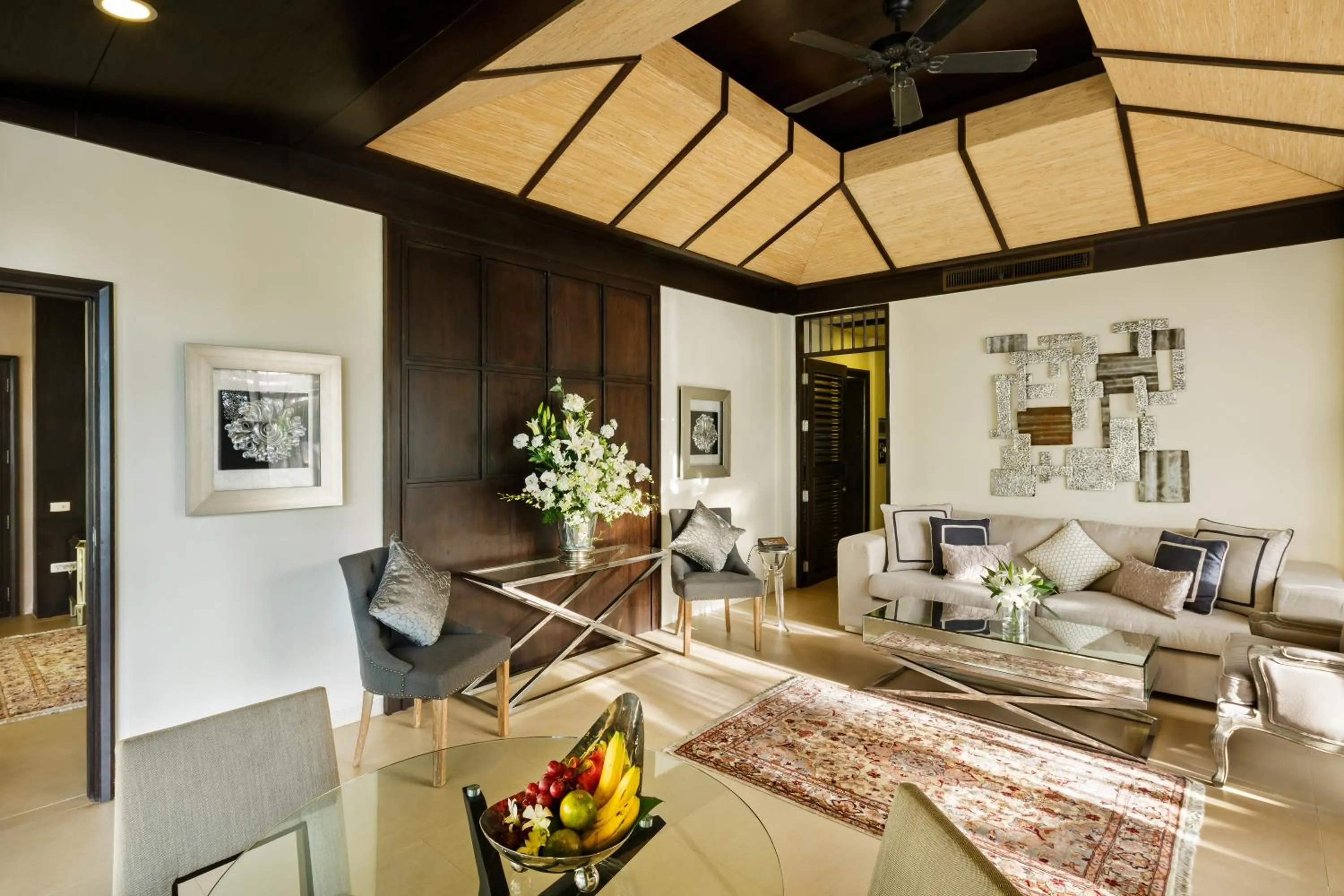 Living room in Impiana Beachfront Resort Patong, Phuket