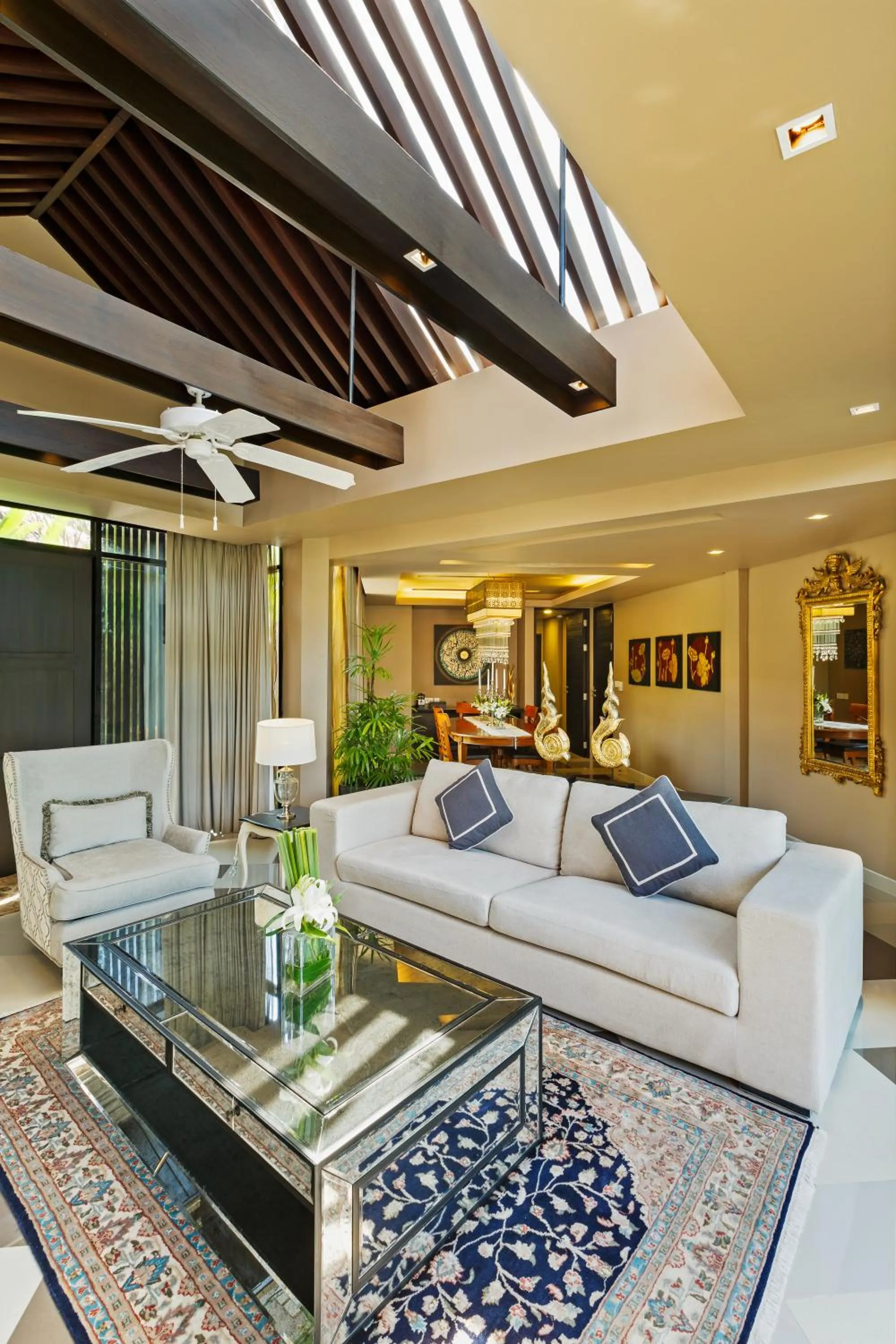 Living room in Impiana Beachfront Resort Patong, Phuket