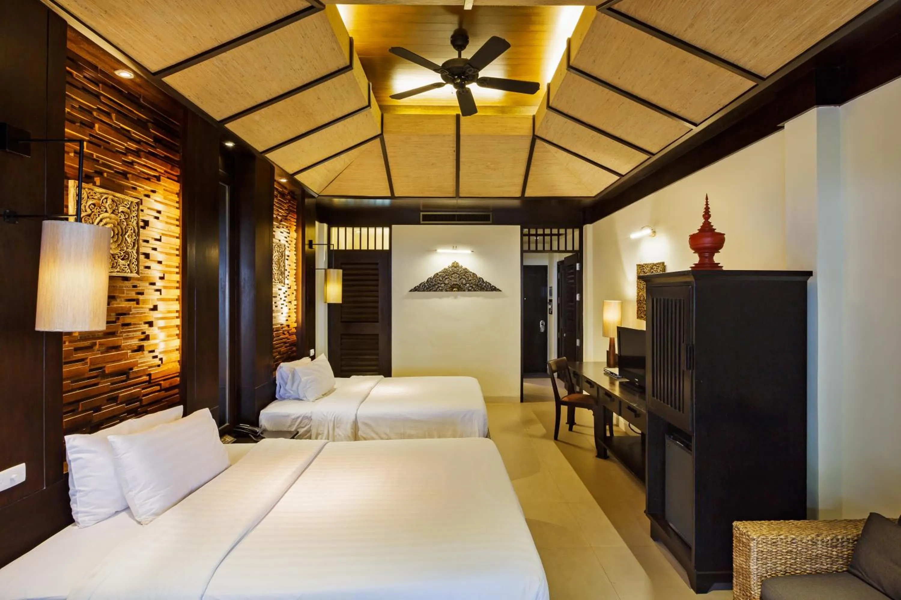 Bedroom, Bed in Impiana Beachfront Resort Patong, Phuket