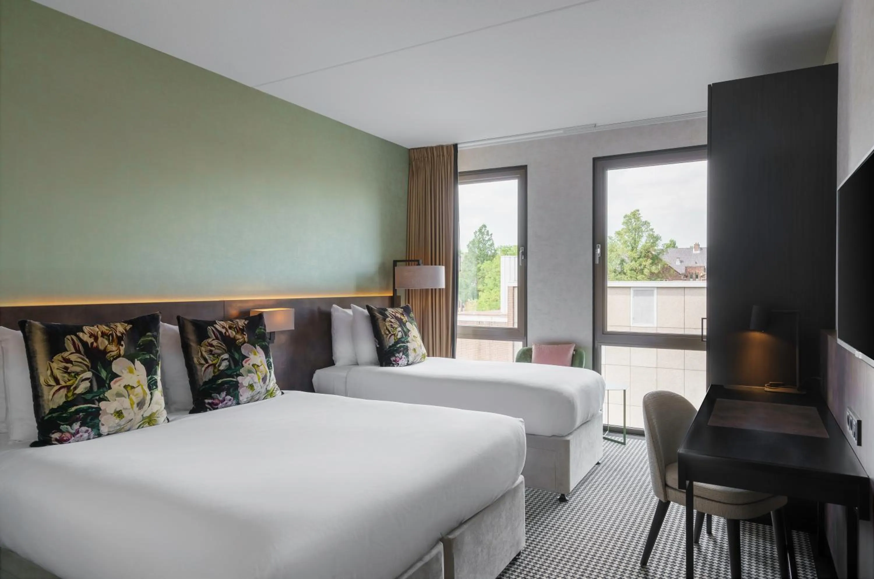 Photo of the whole room, Bed in Monet Garden Hotel Amsterdam