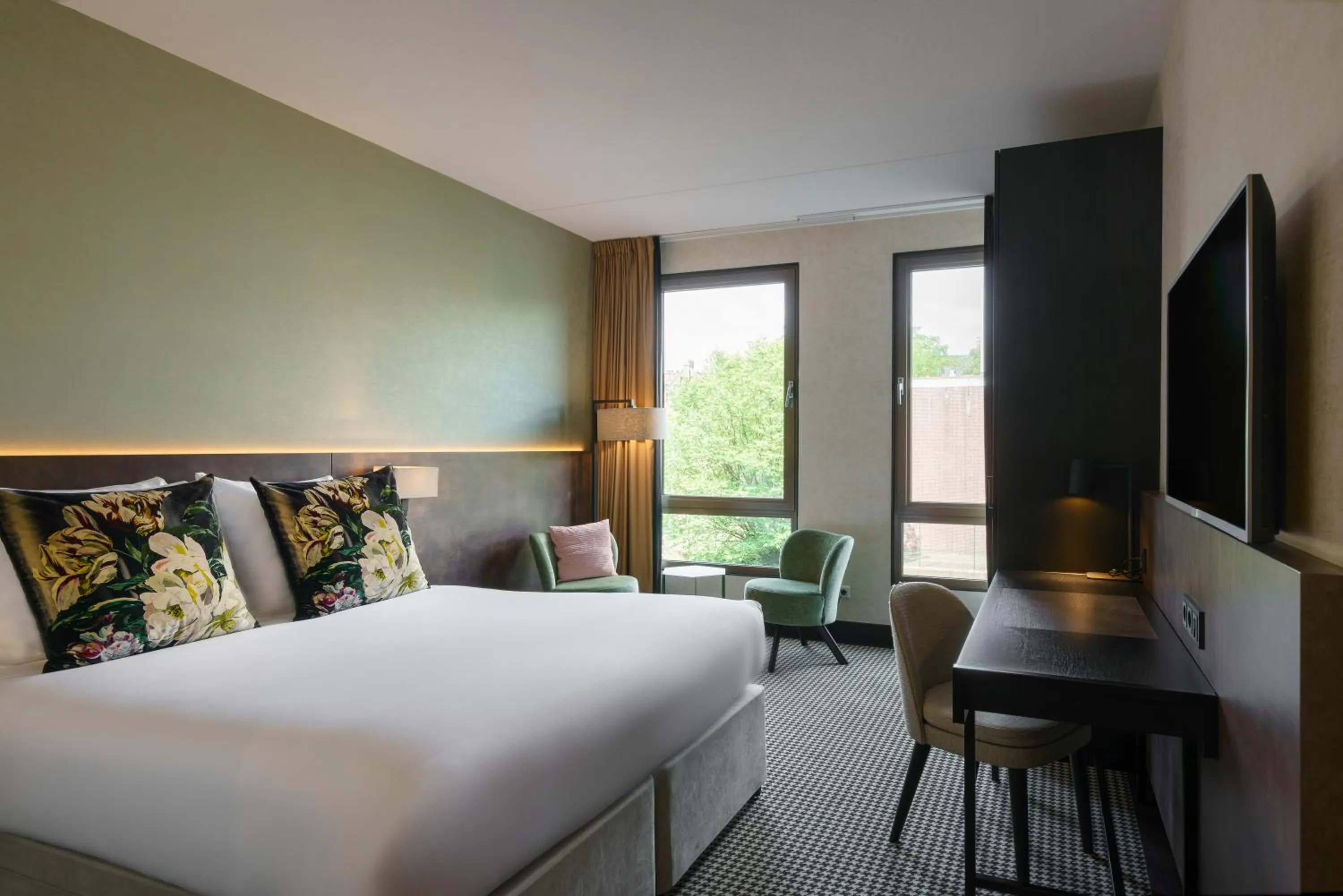 Photo of the whole room, Bed in Monet Garden Hotel Amsterdam