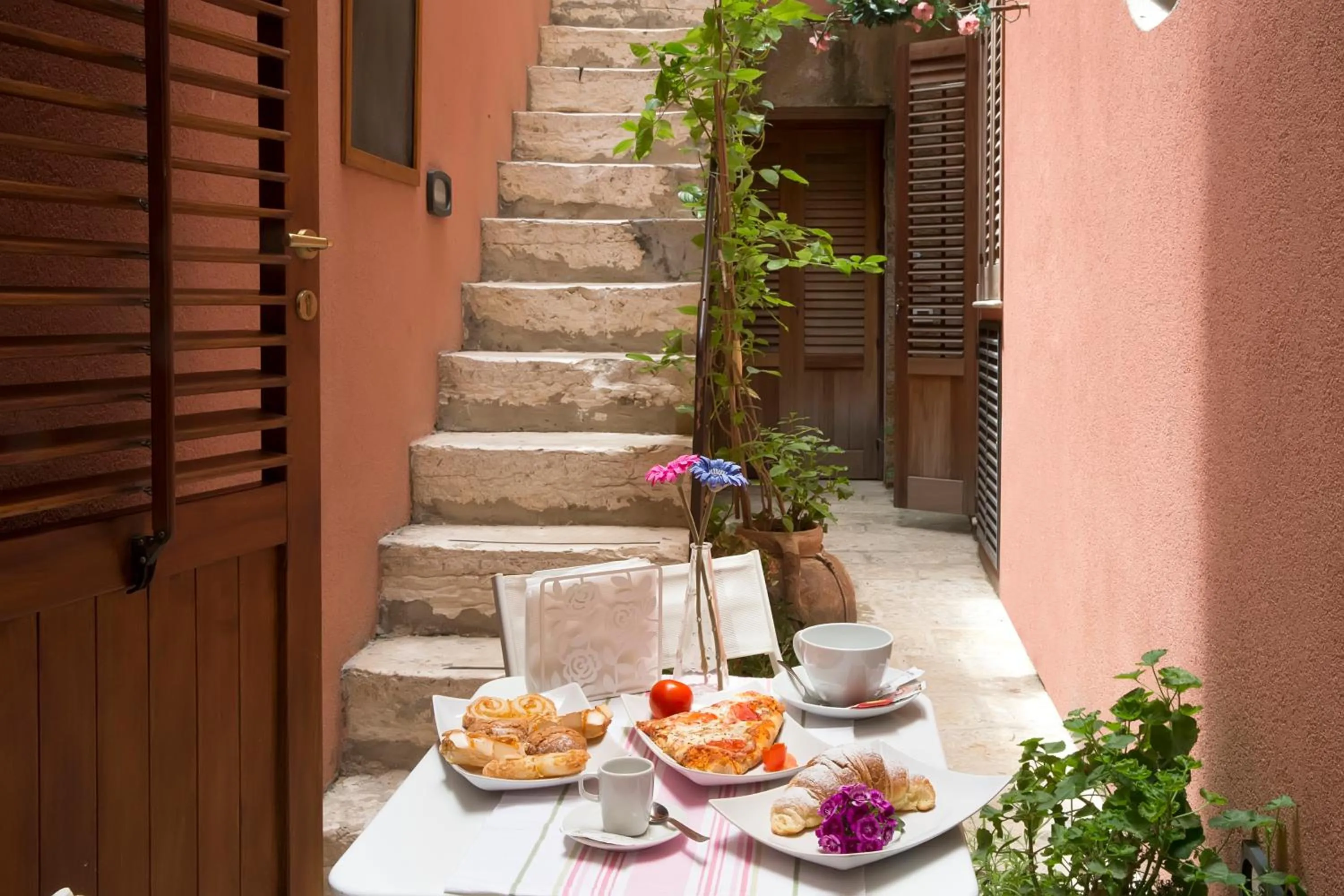 Italian breakfast in Il Cortile Fiorito