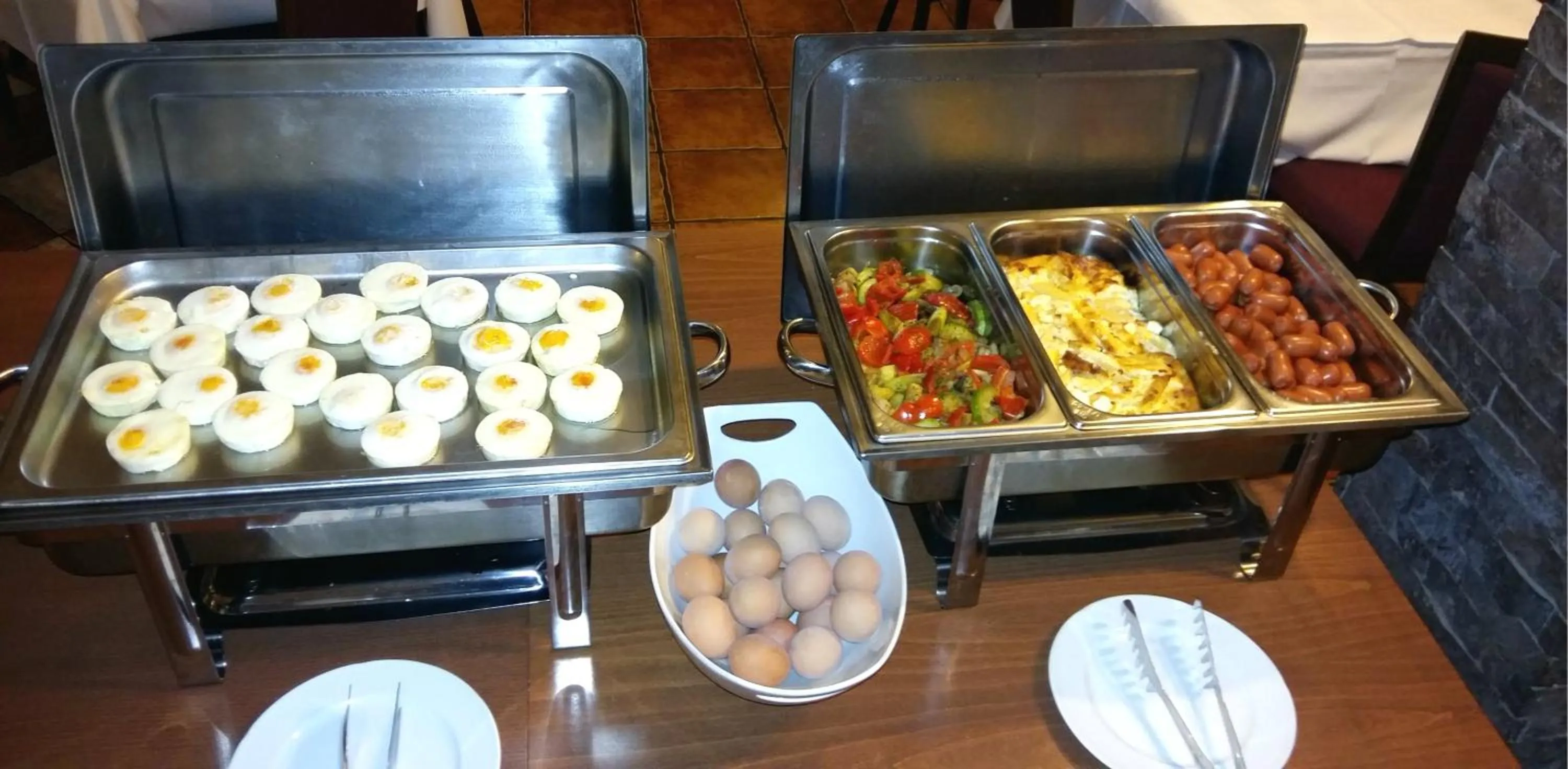 Restaurant/places to eat in Hotel 1000 Ruza