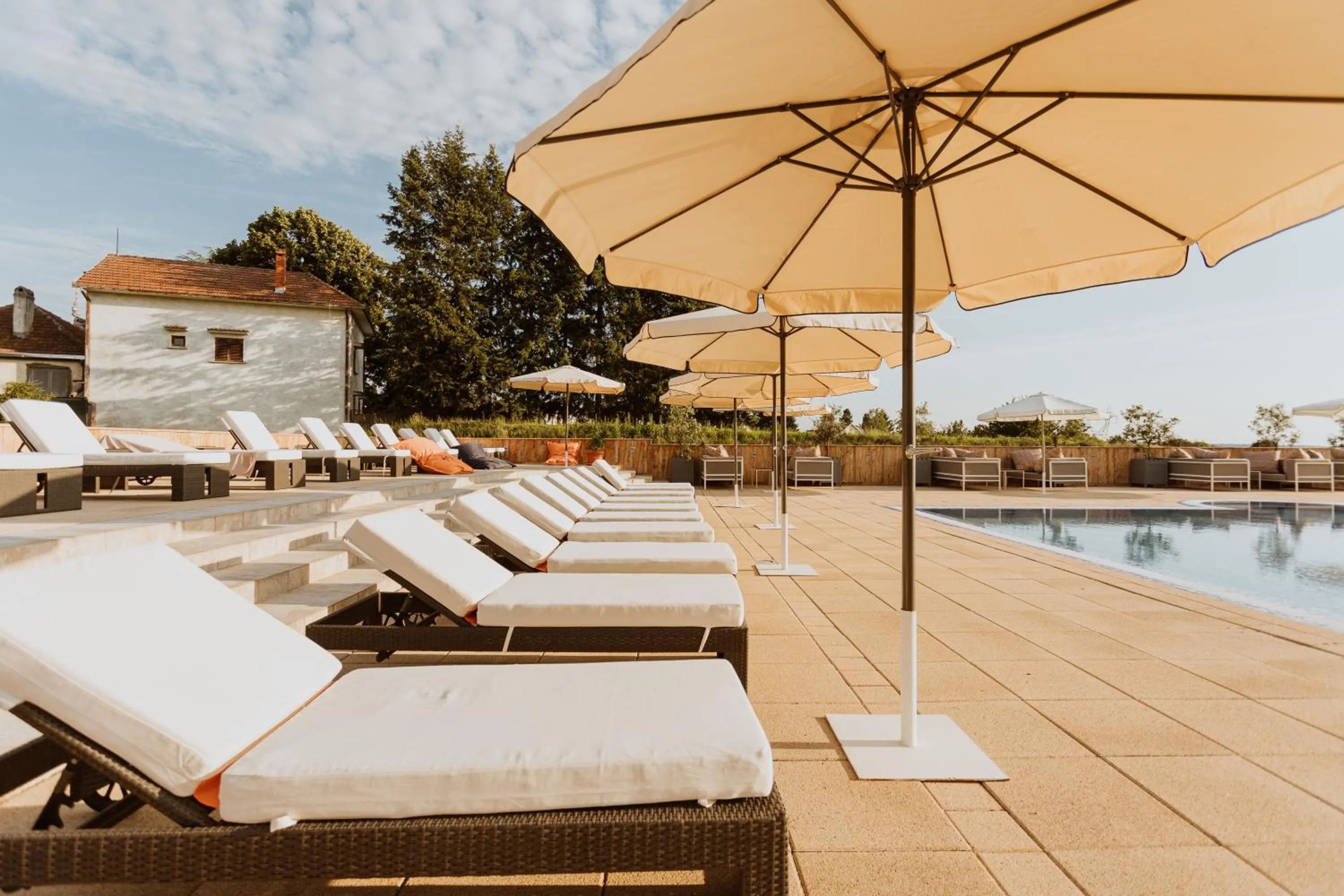 Swimming pool in Hotel 1000 Ruza